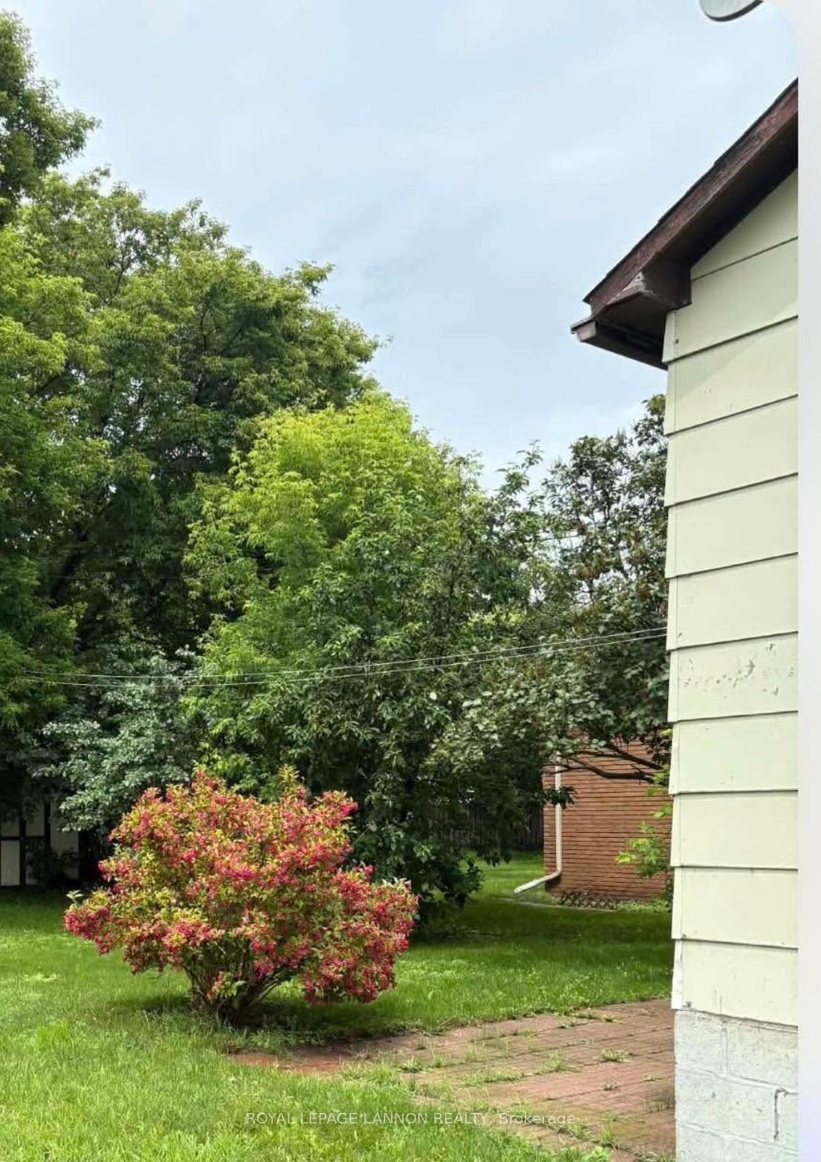 Photo 31 of 611 Vickers Street N, Thunder Bay, McKeller Park — HOMEH