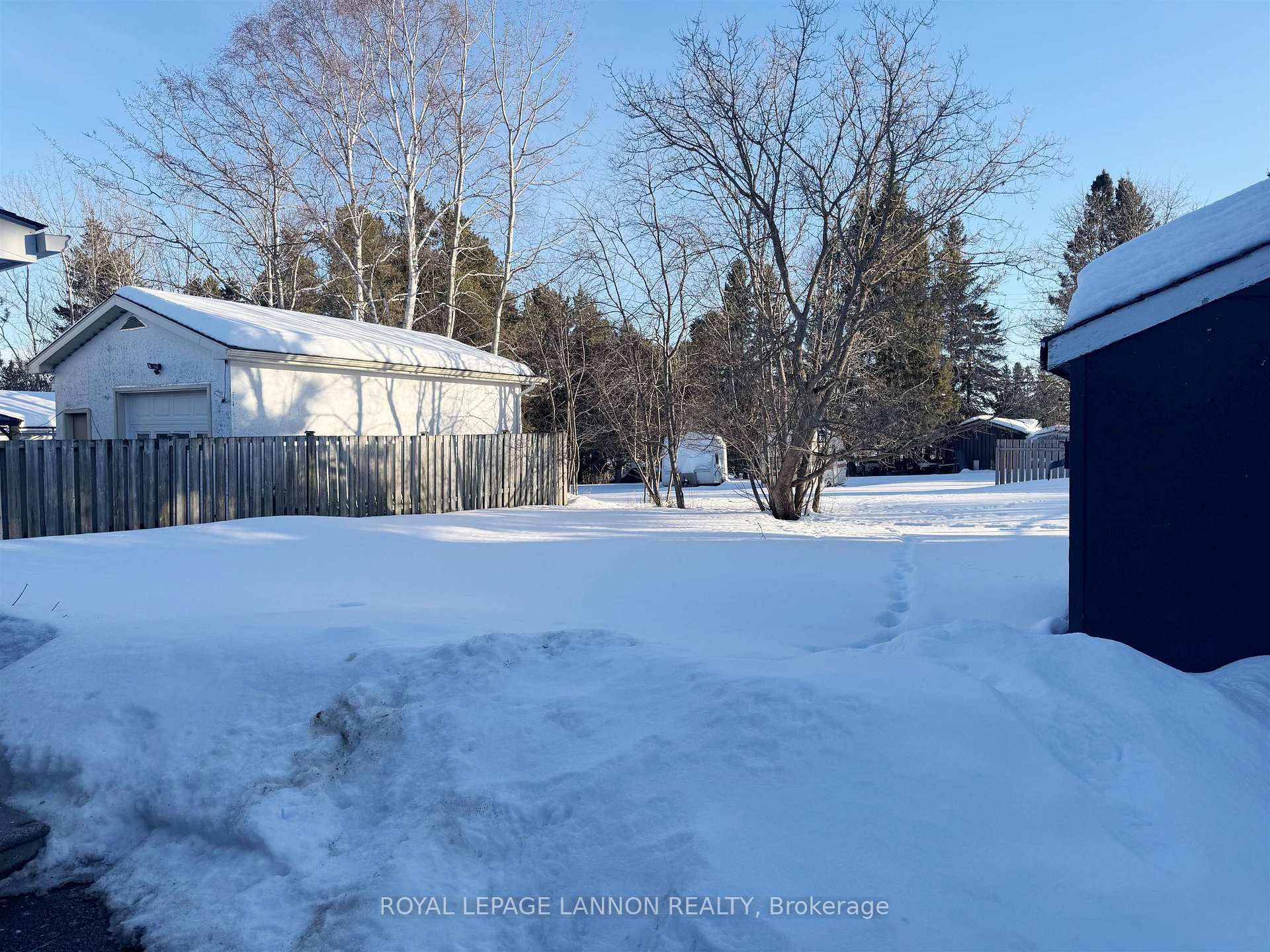 Photo 2 of 325 Rona Street, Thunder Bay, Current River — HOMEH