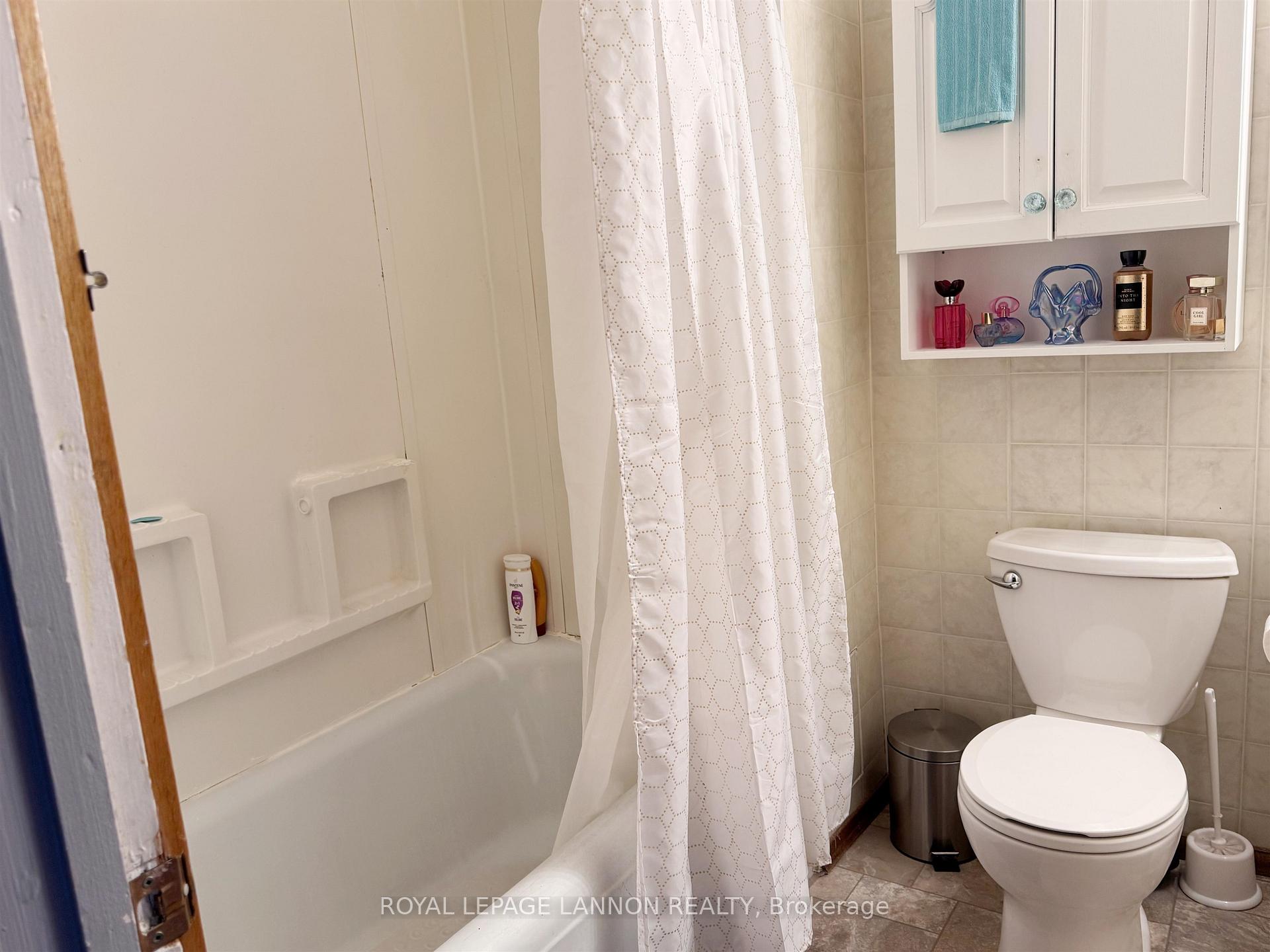 Photo 19 of 325 Rona Street, Thunder Bay, Current River — HOMEH