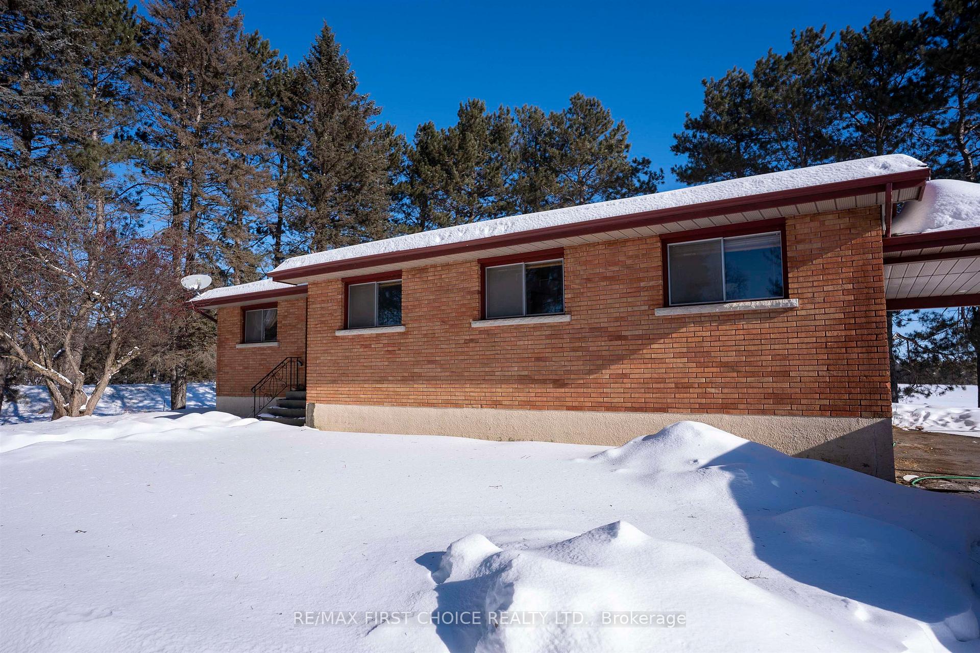 Photo 2 of 2995 Oliver Road, Thunder Bay, McIntyre South — HOMEH