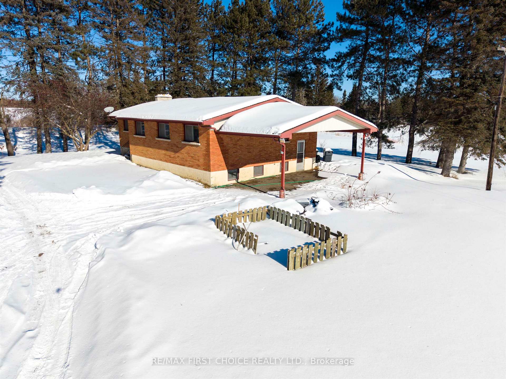 Photo 4 of 2995 Oliver Road, Thunder Bay, McIntyre South — HOMEH