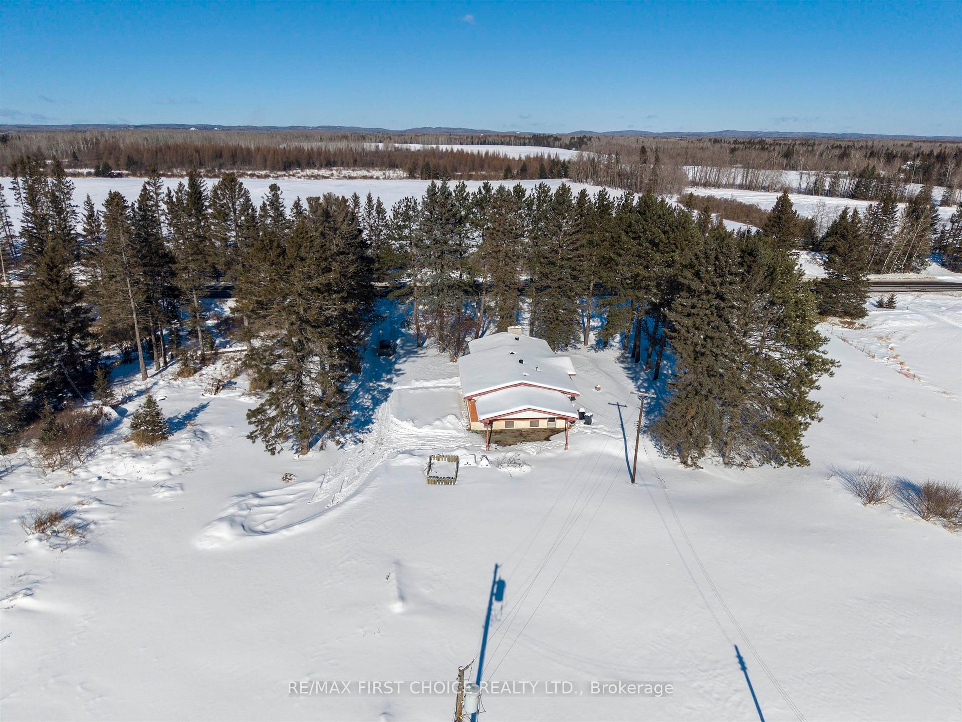Photo 5 of 2995 Oliver Road, Thunder Bay, McIntyre South — HOMEH