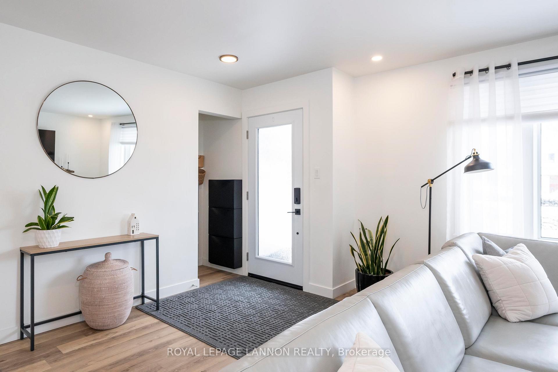 Photo 2 of 381 River Street, Thunder Bay, College Heights — HOMEH