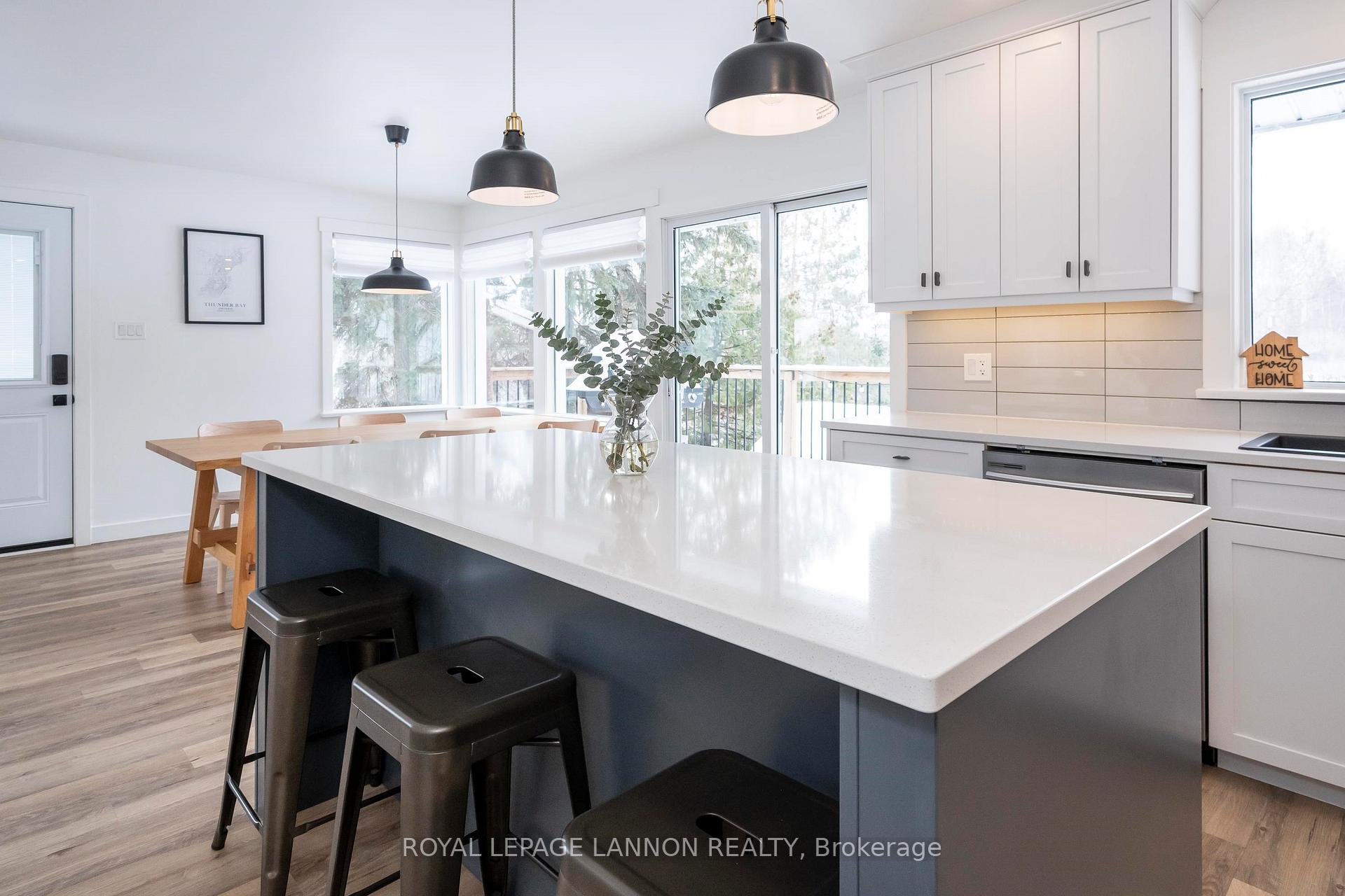 Photo 12 of 381 River Street, Thunder Bay, College Heights — HOMEH