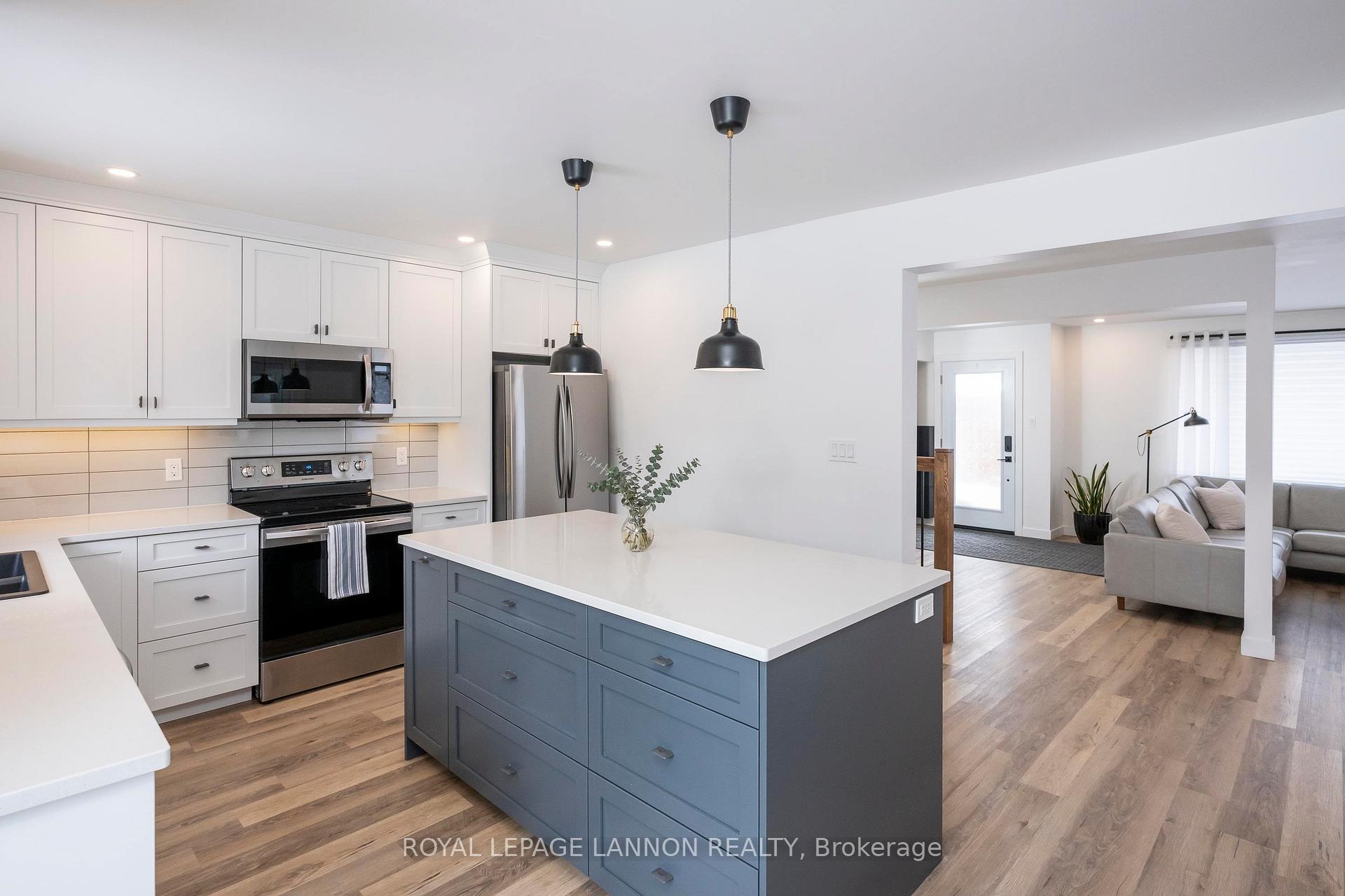 Photo 20 of 381 River Street, Thunder Bay, College Heights — HOMEH