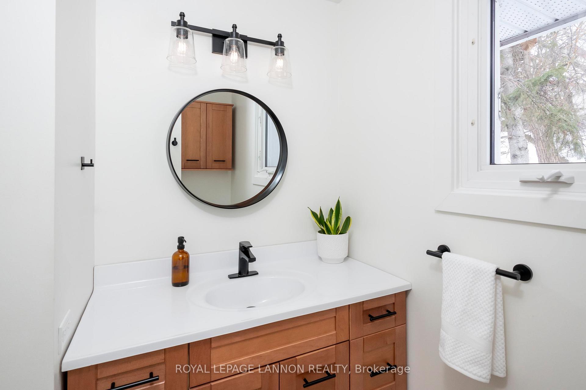 Photo 23 of 381 River Street, Thunder Bay, College Heights — HOMEH