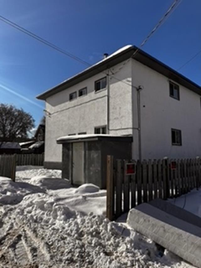 Photo 3 of 124 Vickers Street S, Thunder Bay, McKeller Park — HOMEH