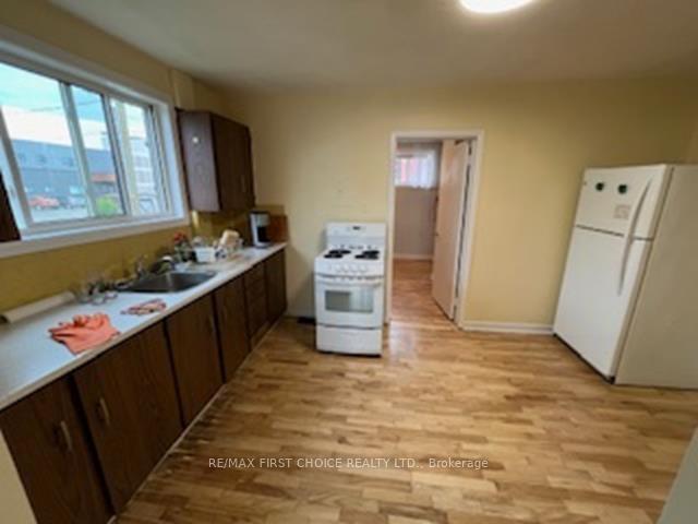 Photo 6 of 124 Vickers Street S, Thunder Bay, McKeller Park — HOMEH