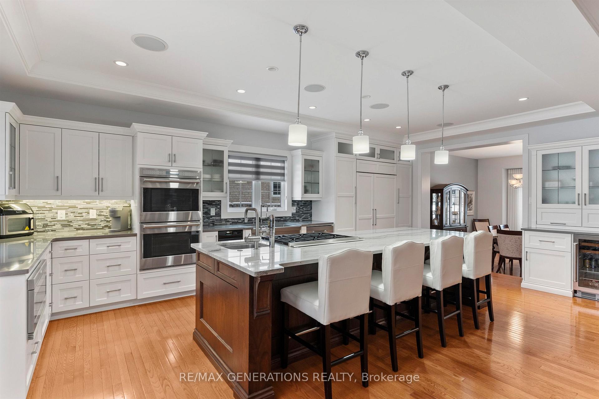 Photo 4 of 128 Wolverine Crescent, Thunder Bay, Parkdale — HOMEH