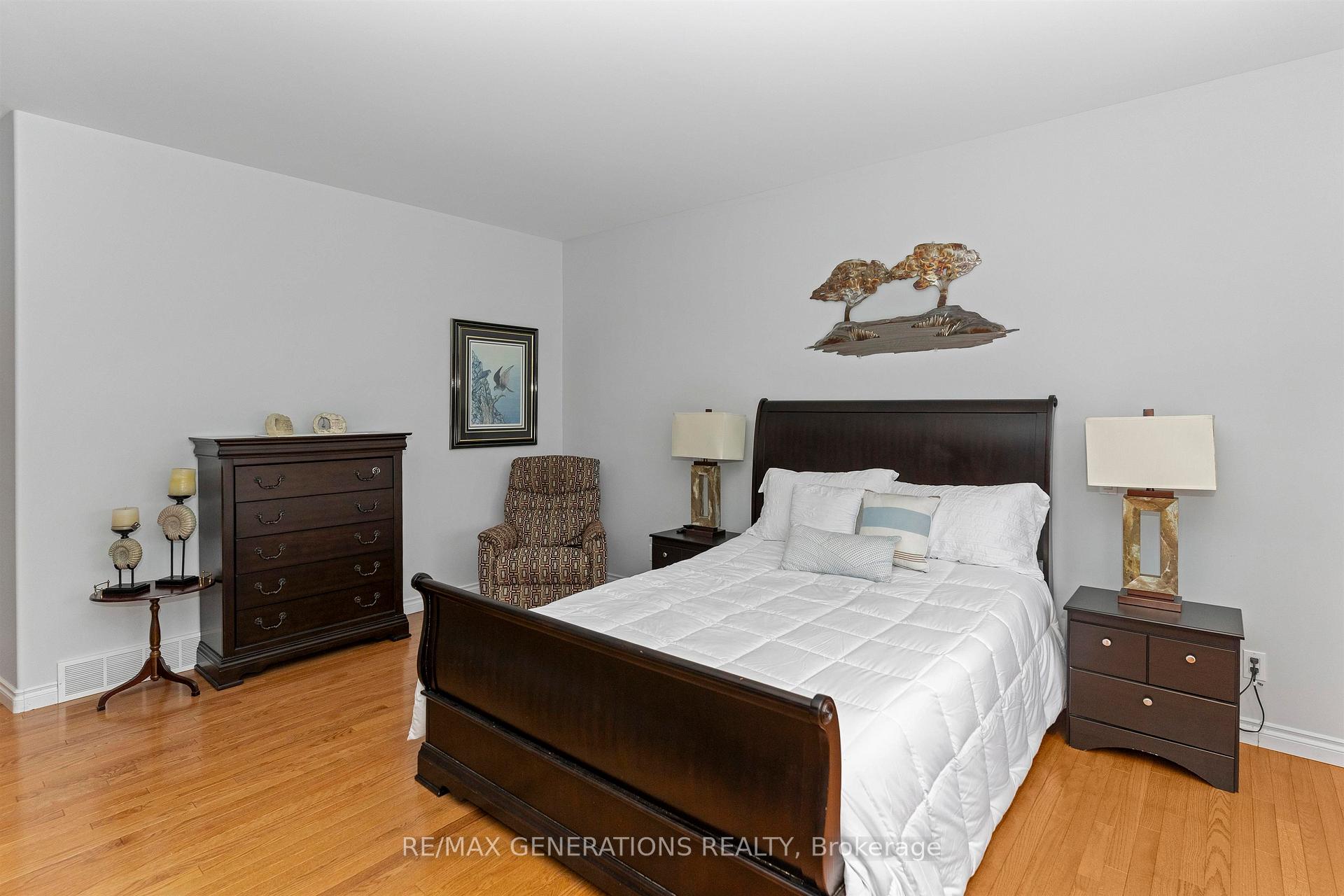 Photo 18 of 128 Wolverine Crescent, Thunder Bay, Parkdale — HOMEH