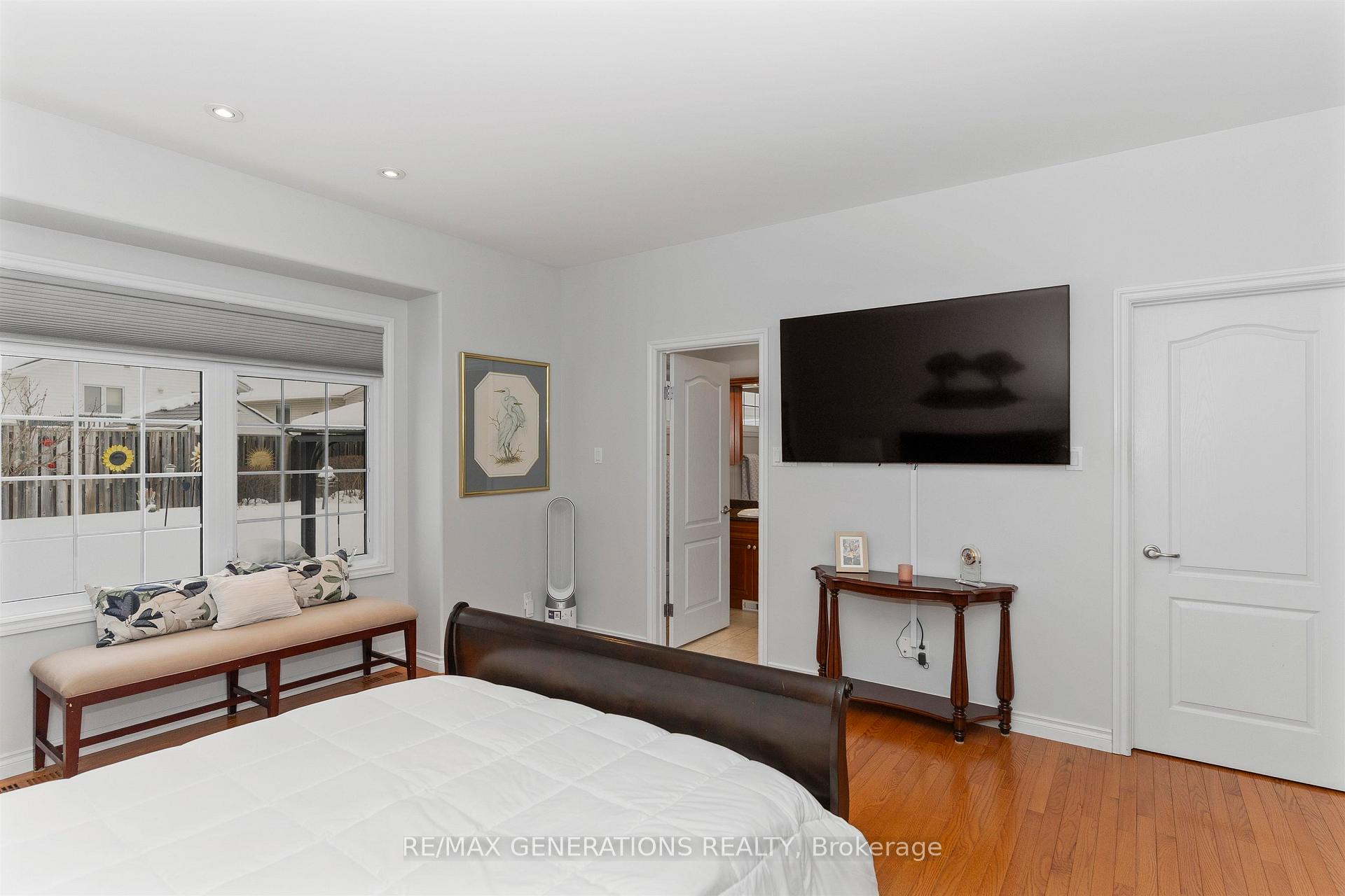 Photo 21 of 128 Wolverine Crescent, Thunder Bay, Parkdale — HOMEH