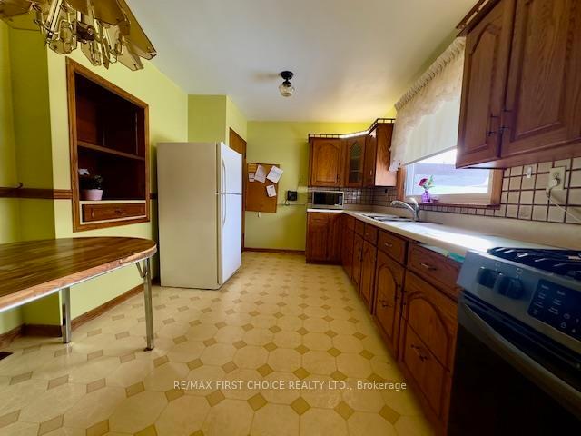 Photo 6 of 604 Rosewood Crescent, Thunder Bay, Green Acres — HOMEH