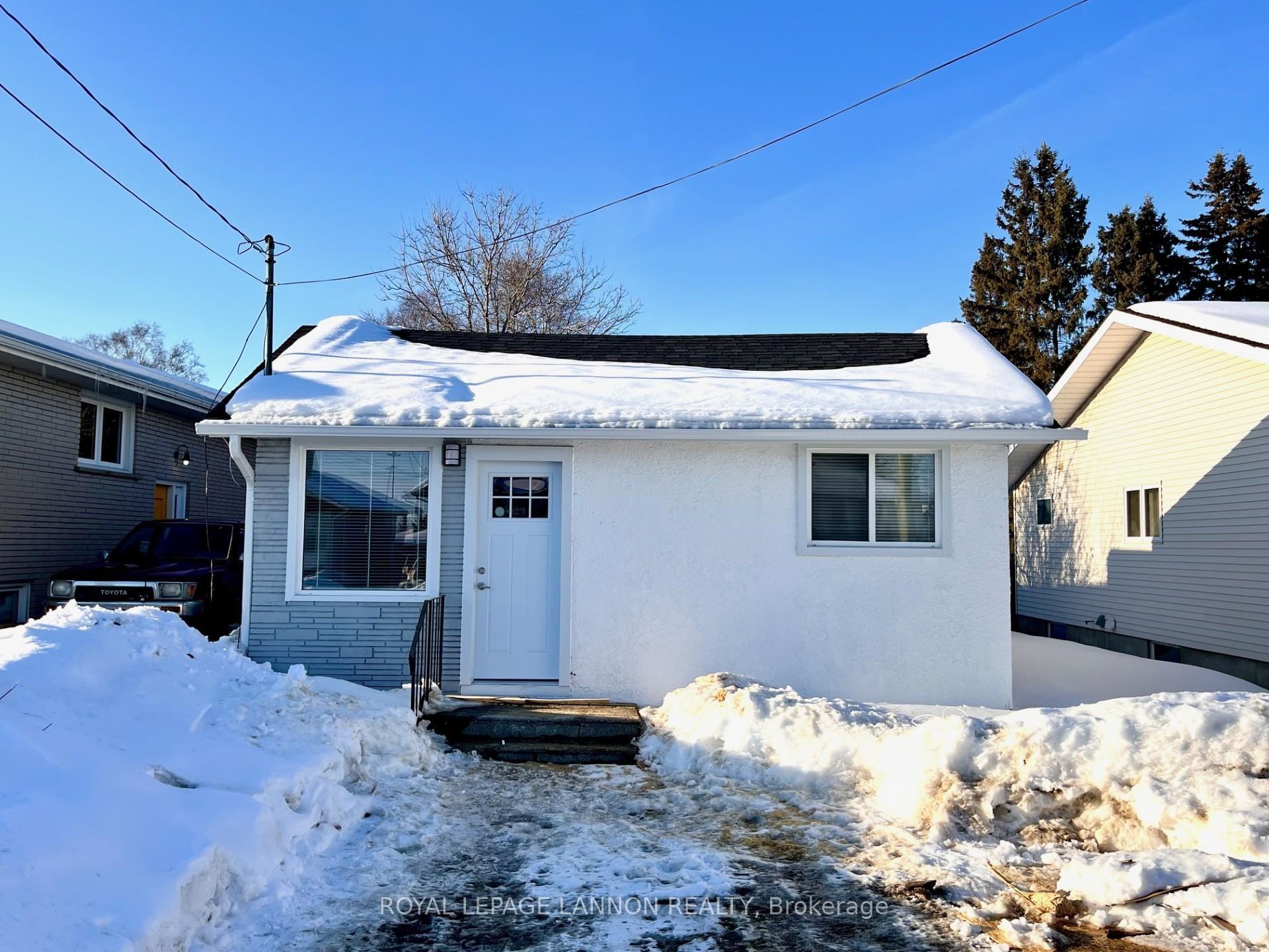 Photo 2 of 514 Strand Avenue, Thunder Bay, John Street North — HOMEH