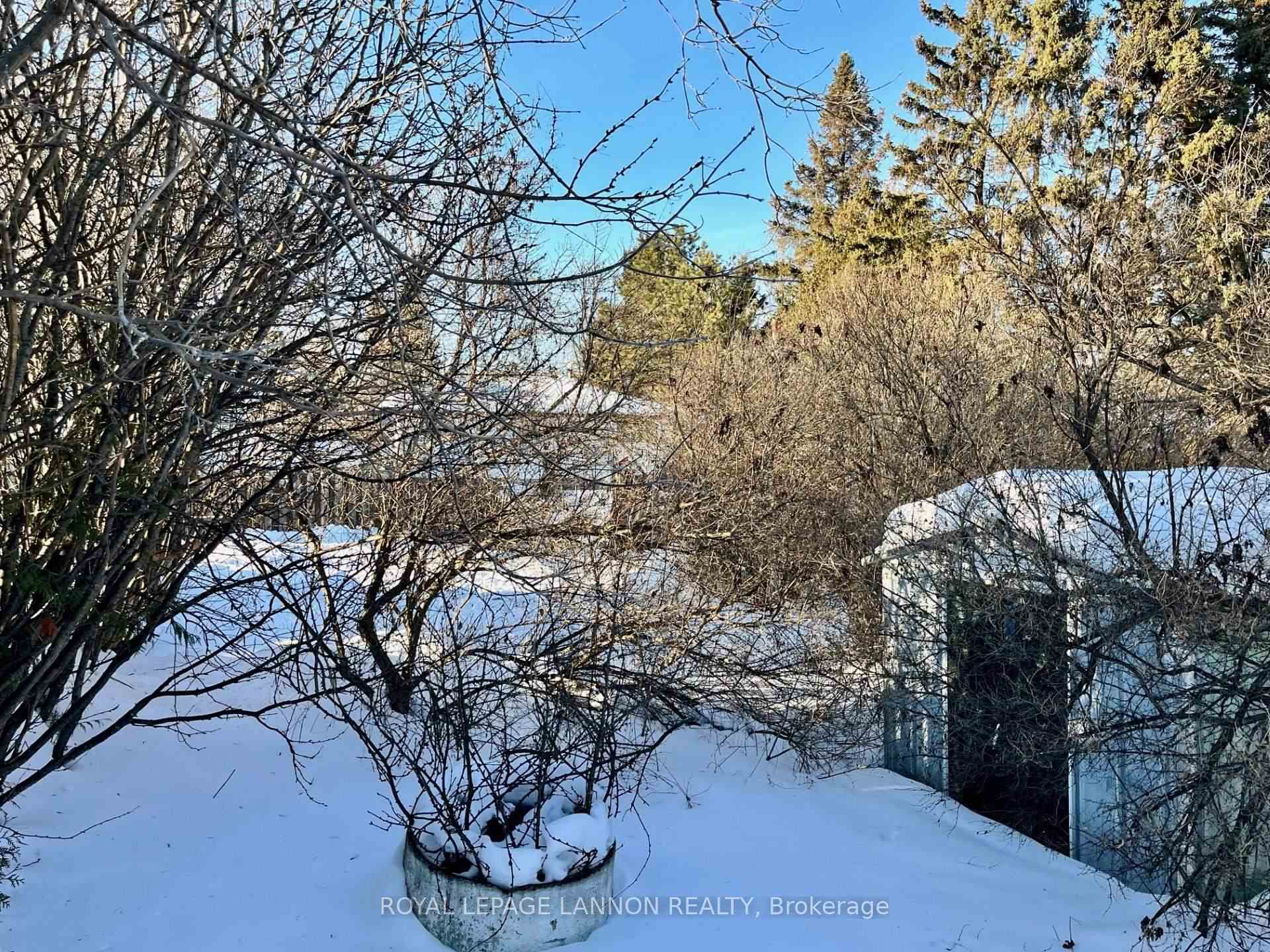 Photo 11 of 514 Strand Avenue, Thunder Bay, John Street North — HOMEH