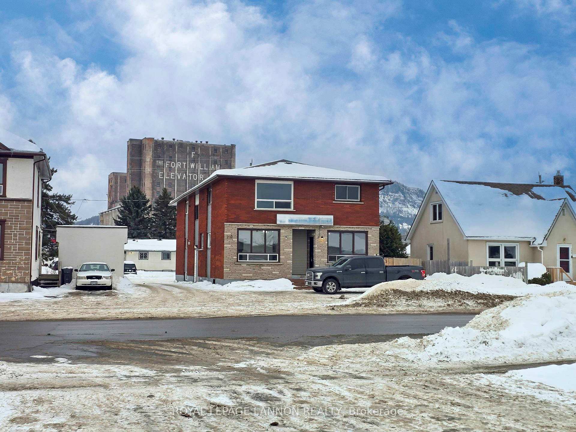 Photo 2 of 140 Frederica St E, Thunder Bay, Westfort — HOMEH