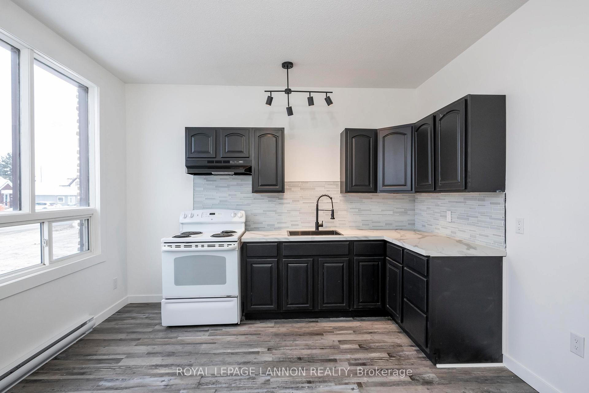 Photo 11 of 140 Frederica St E, Thunder Bay, Westfort — HOMEH