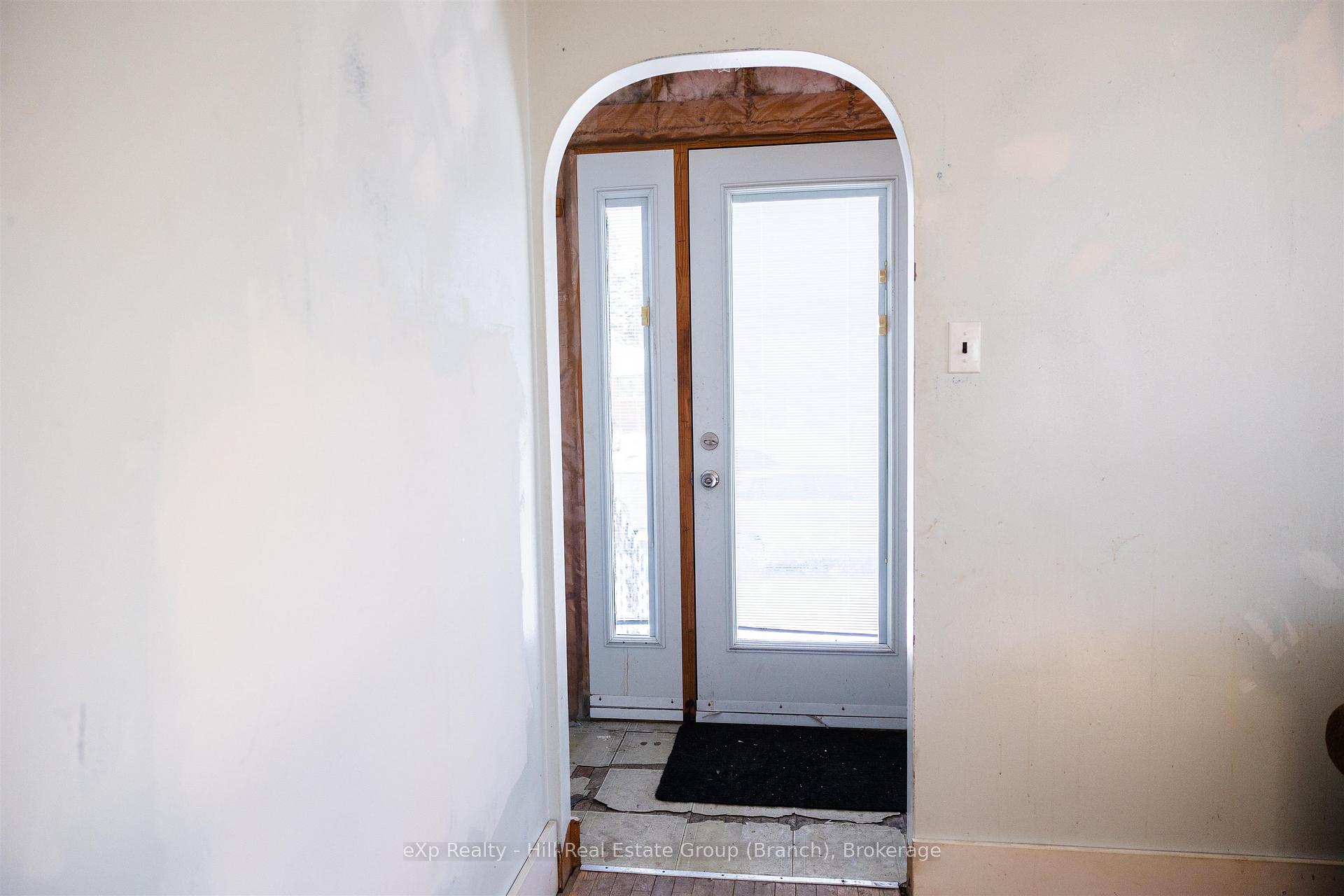 Photo 9 of 202 Pine Street, Thunder Bay, College Heights — HOMEH