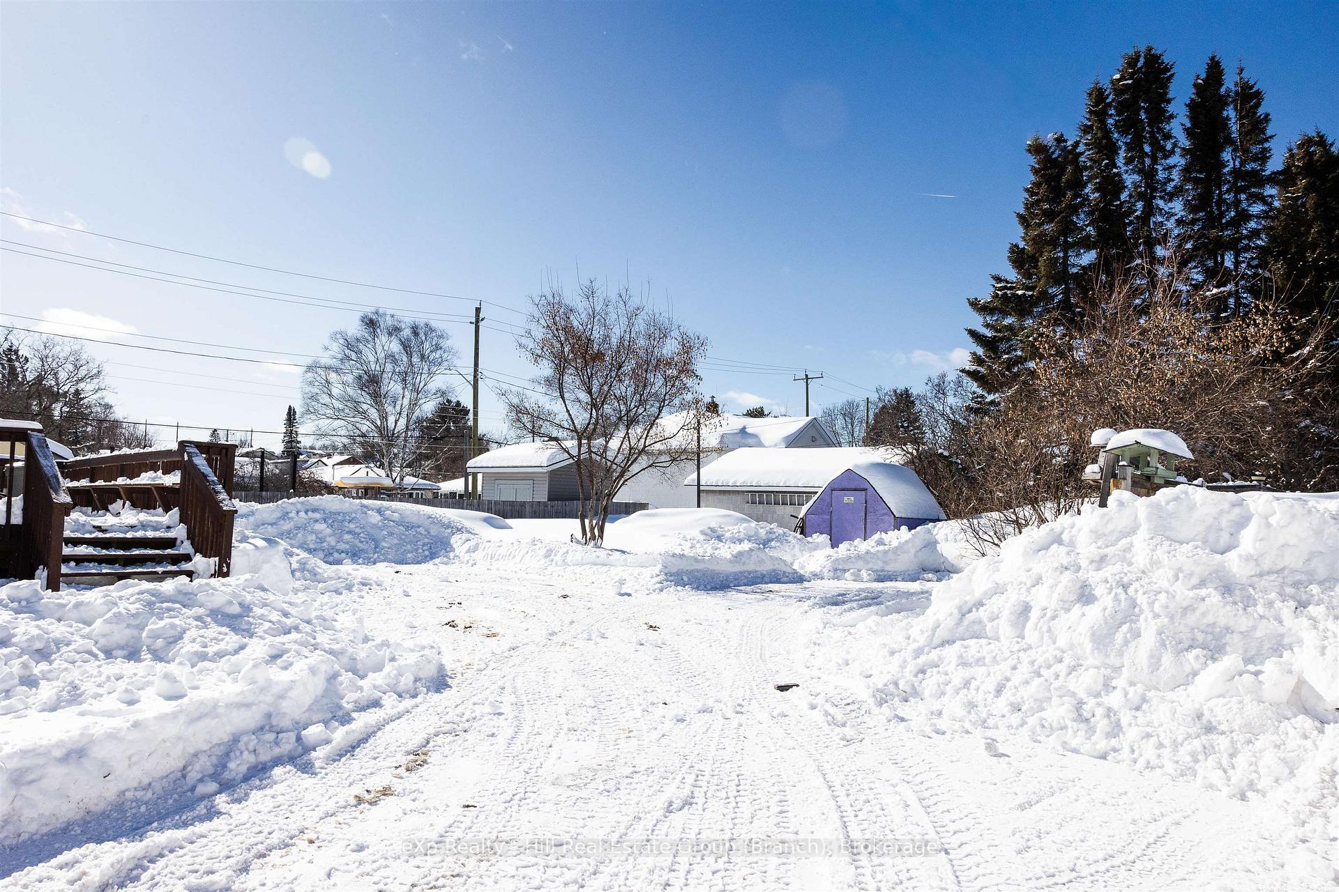 Photo 25 of 202 Pine Street, Thunder Bay, College Heights — HOMEH