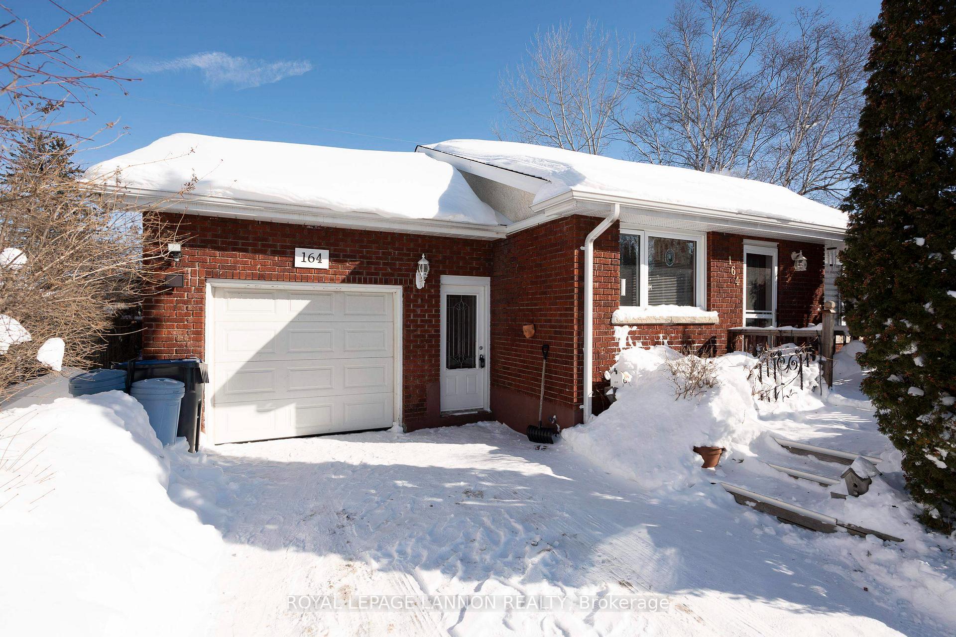 Photo 2 of 164 Robinson Drive, Thunder Bay, Grandview — HOMEH