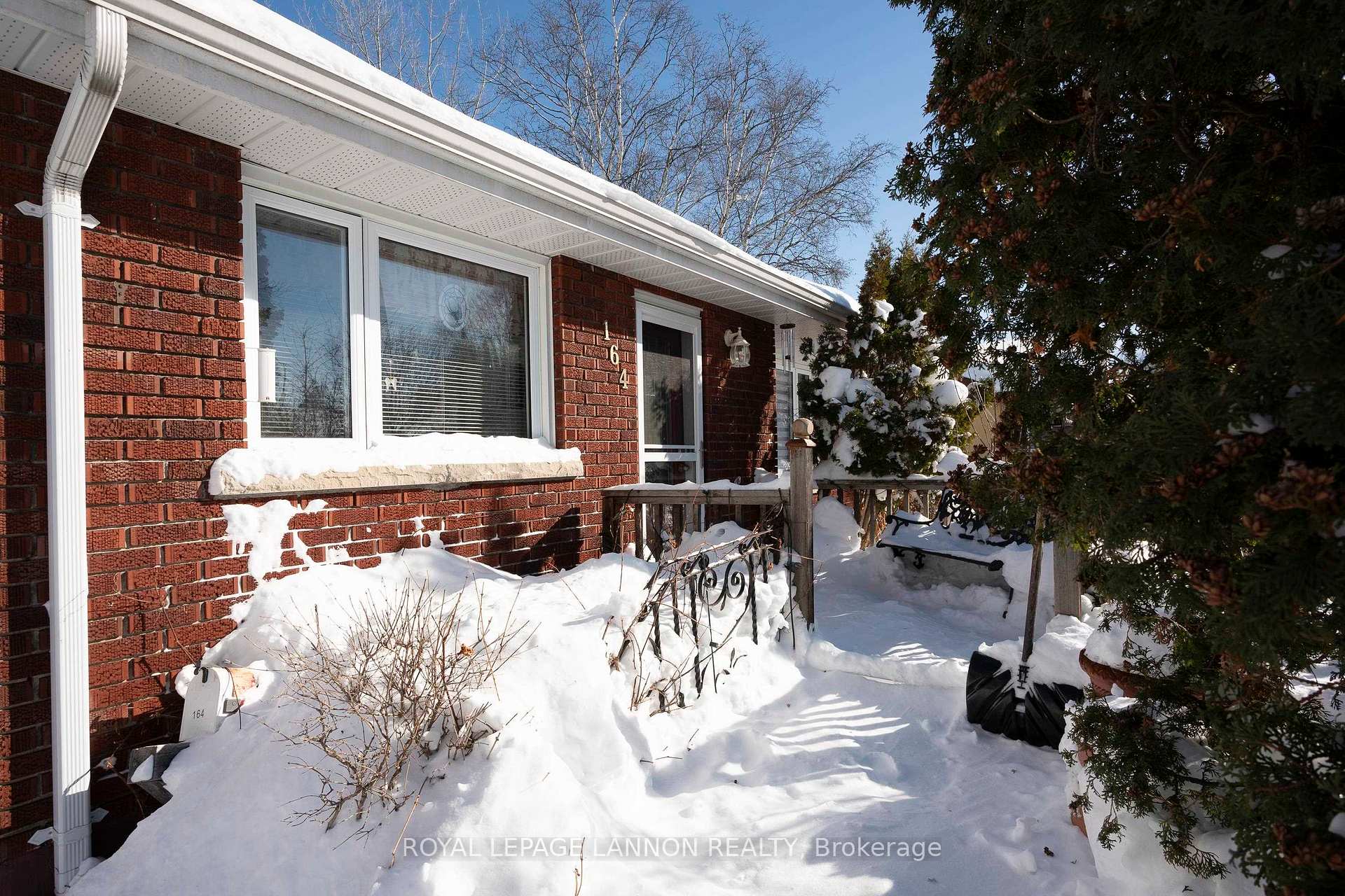 Photo 3 of 164 Robinson Drive, Thunder Bay, Grandview — HOMEH