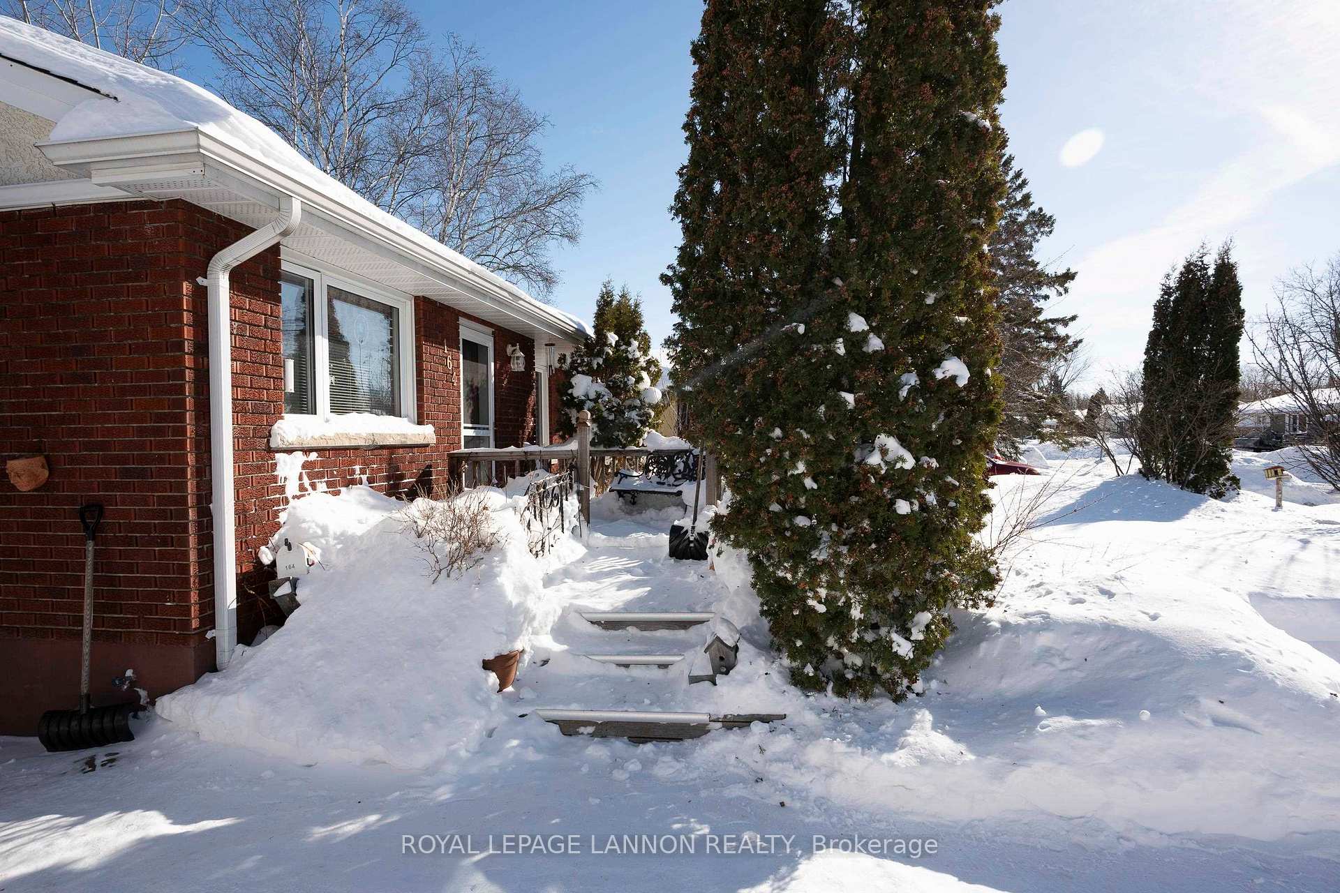 Photo 5 of 164 Robinson Drive, Thunder Bay, Grandview — HOMEH