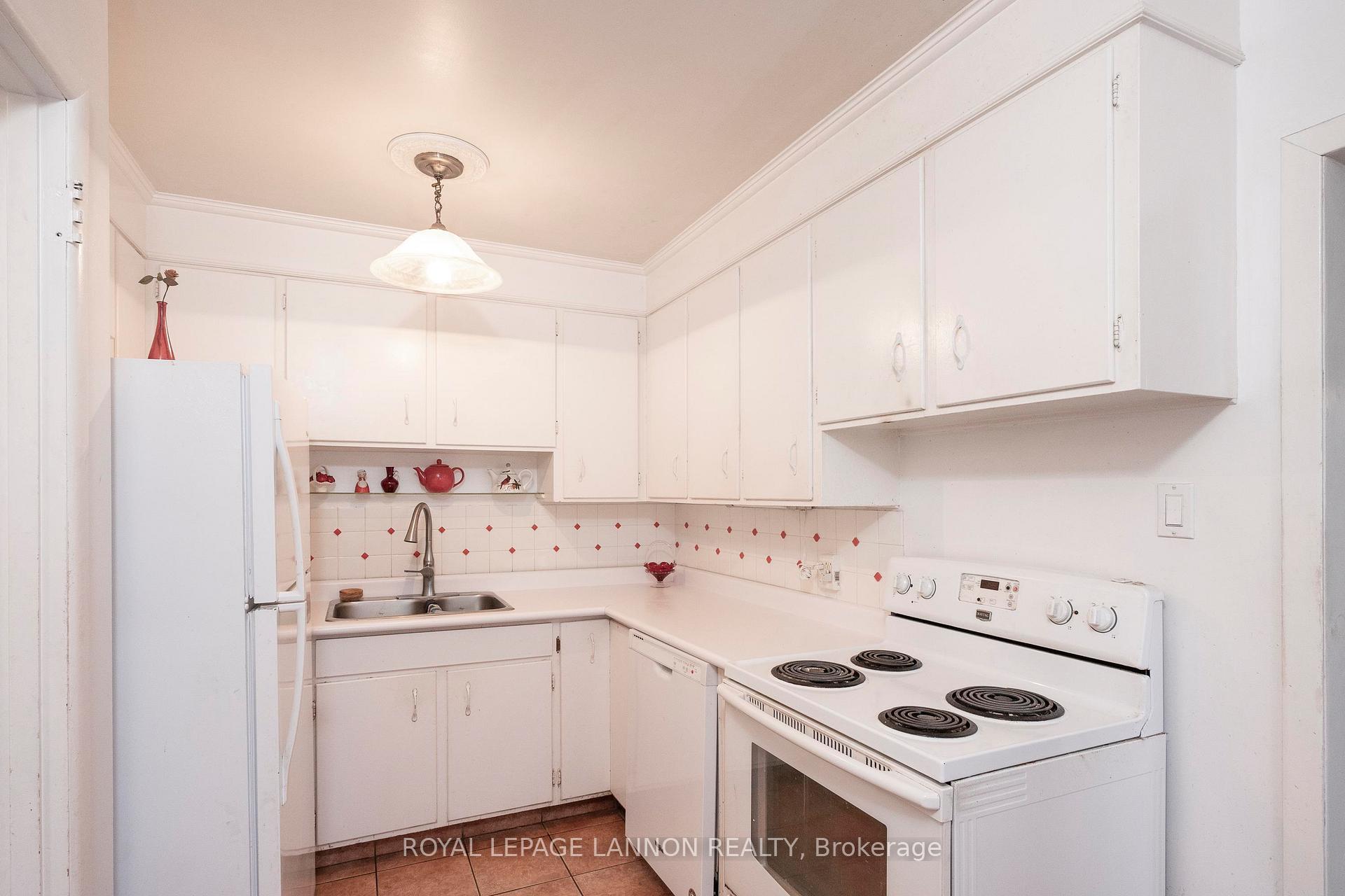 Photo 14 of 164 Robinson Drive, Thunder Bay, Grandview — HOMEH