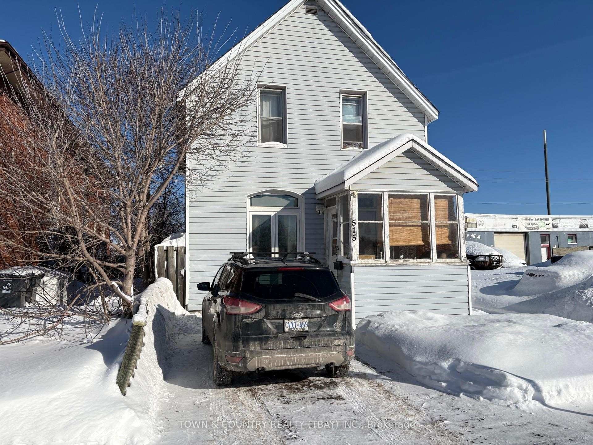 Front of 515 Brock St E