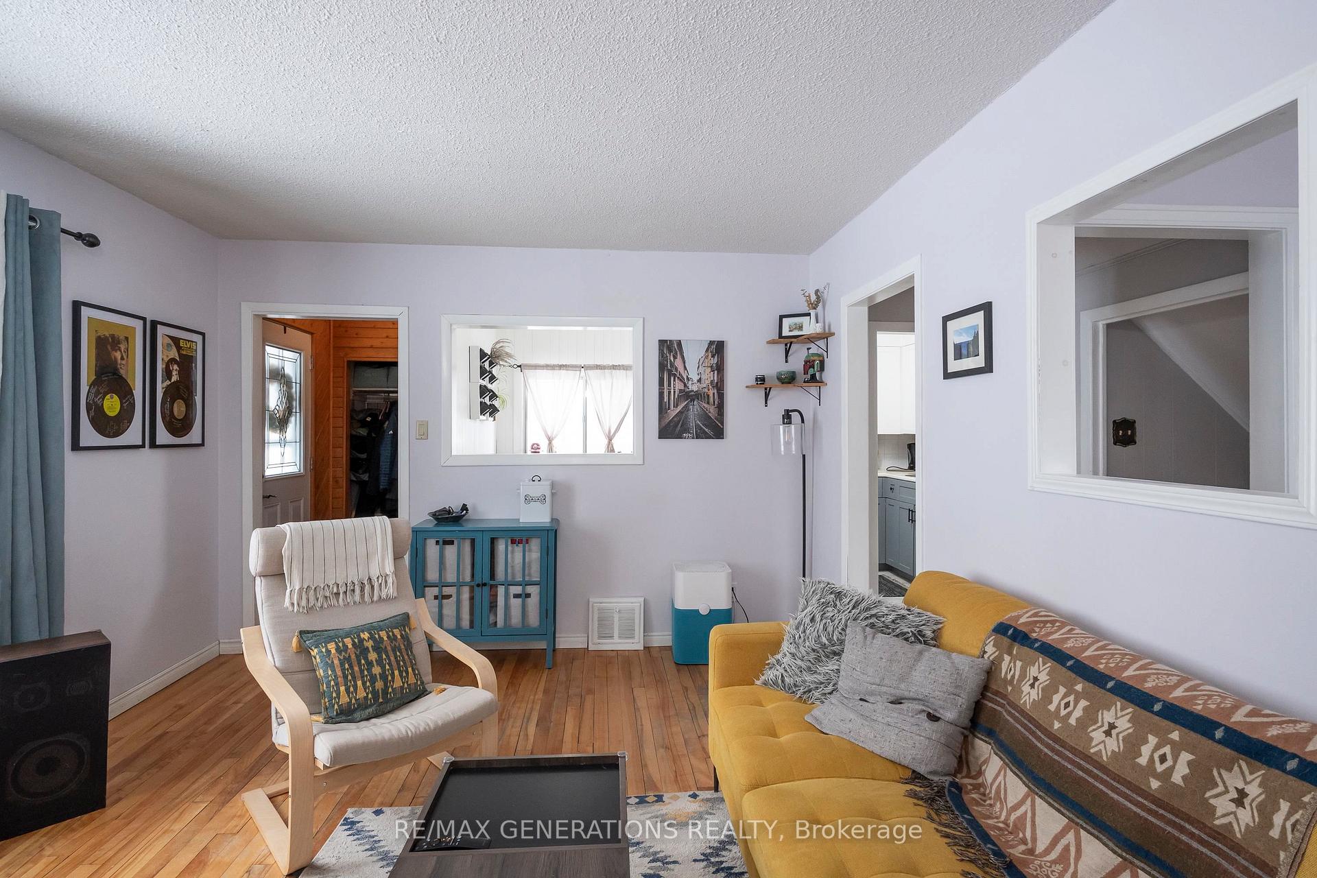 Photo 4 of 113 Ray Boulevard, Thunder Bay, Mariday Heights — HOMEH