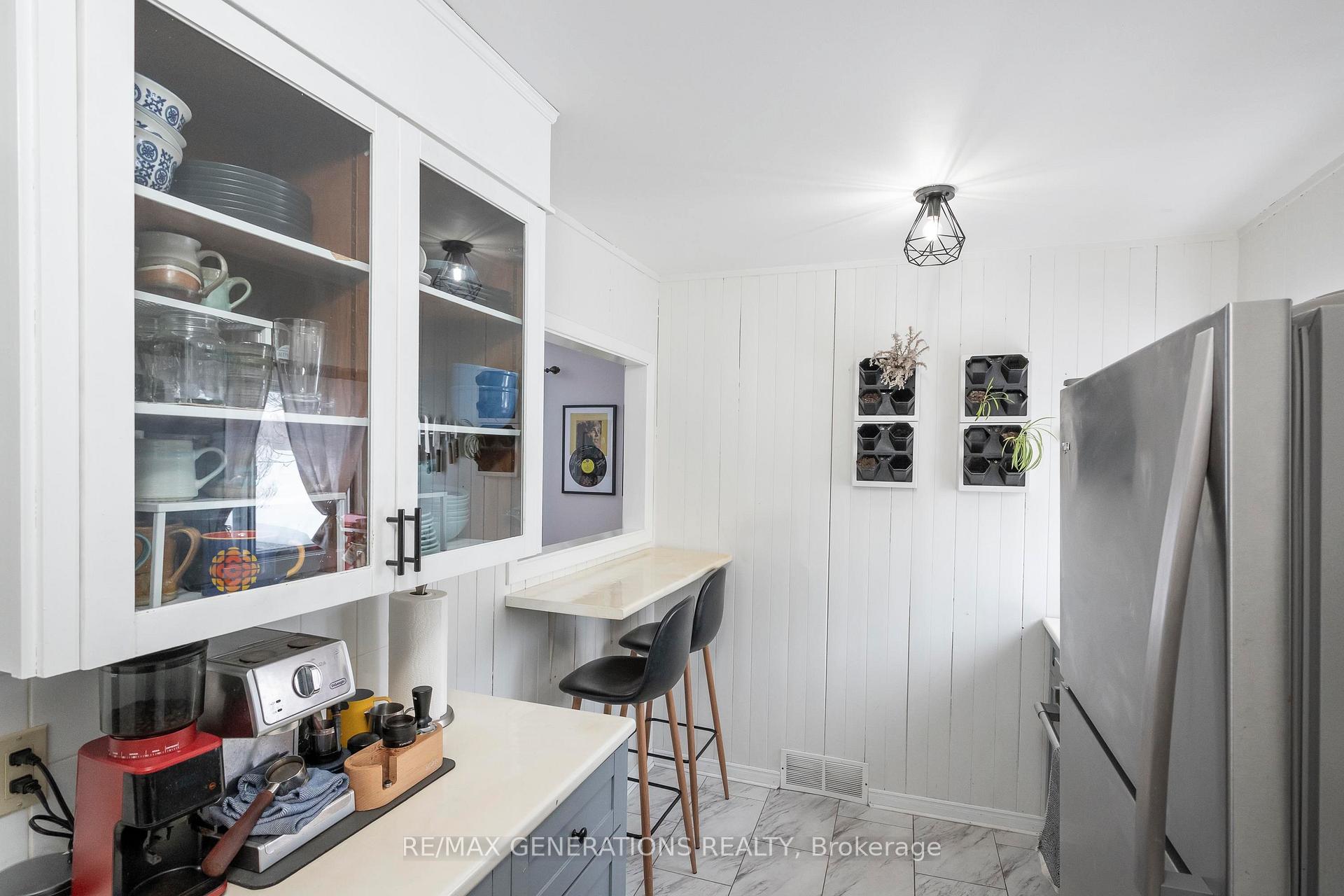 Photo 10 of 113 Ray Boulevard, Thunder Bay, Mariday Heights — HOMEH