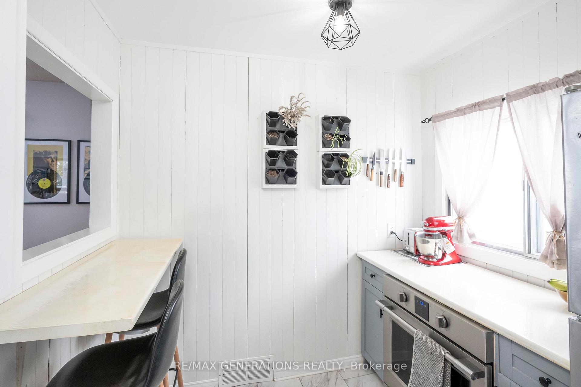 Photo 11 of 113 Ray Boulevard, Thunder Bay, Mariday Heights — HOMEH