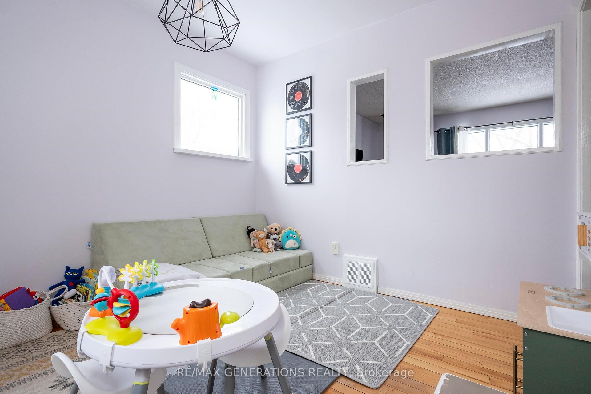 Photo 13 of 113 Ray Boulevard, Thunder Bay, Mariday Heights — HOMEH
