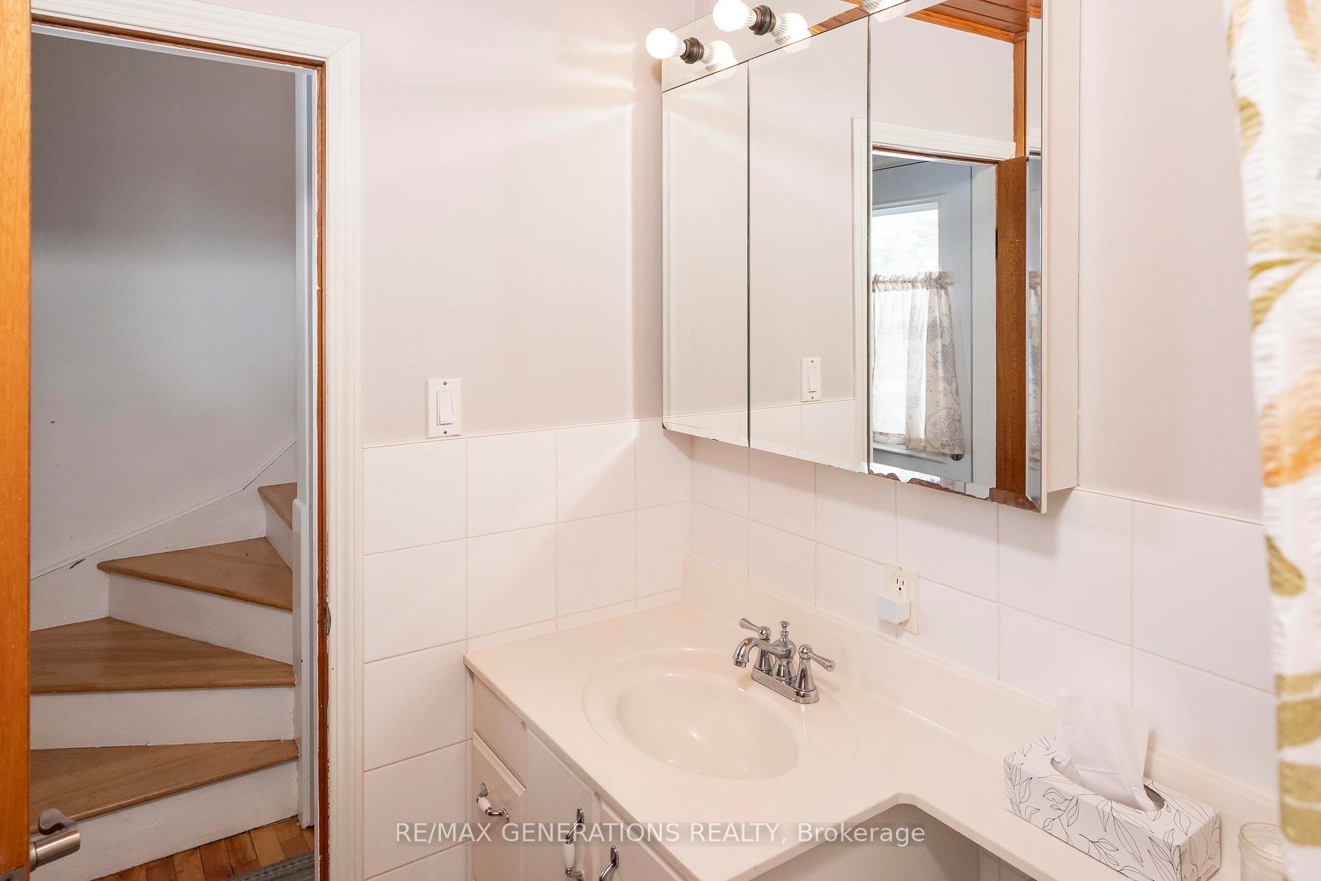 Photo 23 of 113 Ray Boulevard, Thunder Bay, Mariday Heights — HOMEH