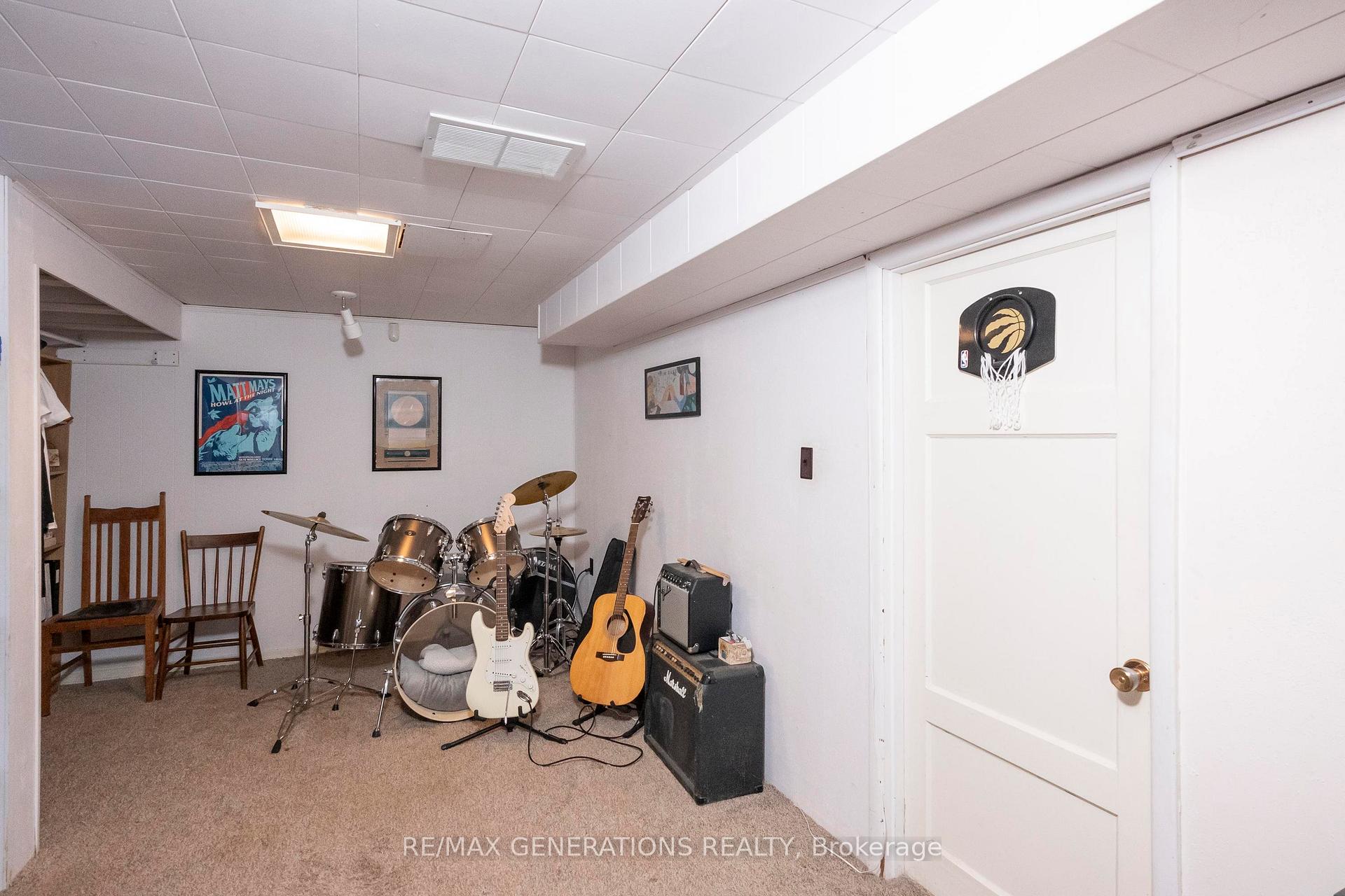 Photo 26 of 113 Ray Boulevard, Thunder Bay, Mariday Heights — HOMEH