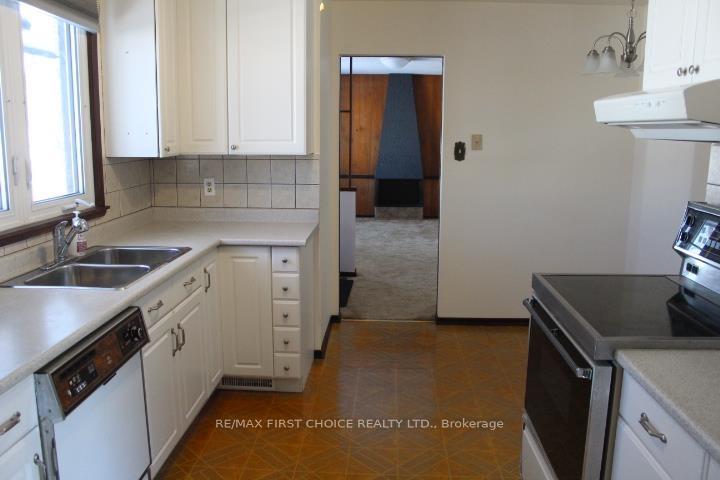 Photo 7 of 176 University Drive, Thunder Bay, Northwood Park — HOMEH
