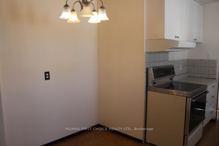 Photo 8 of 176 University Drive, Thunder Bay, Northwood Park — HOMEH