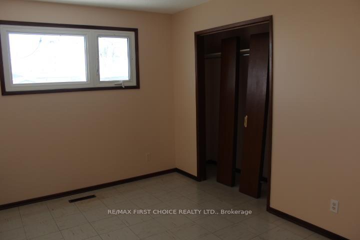 Photo 13 of 176 University Drive, Thunder Bay, Northwood Park — HOMEH