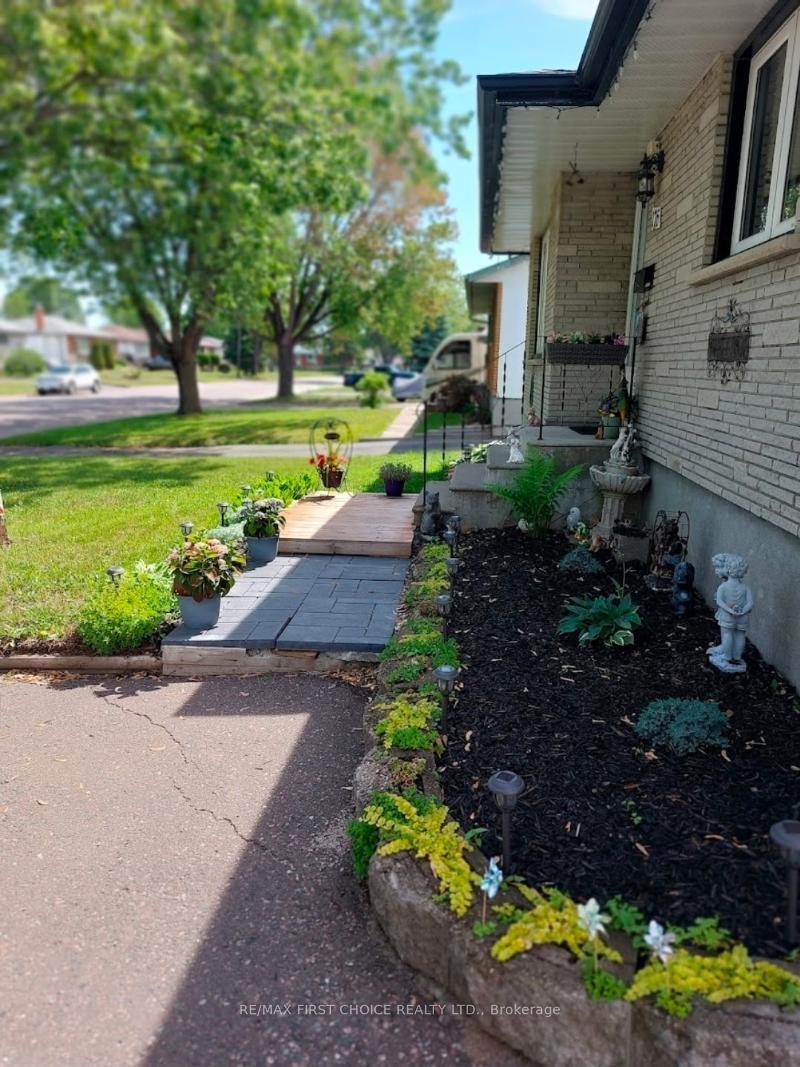 Photo 33 of 176 University Drive, Thunder Bay, Northwood Park — HOMEH