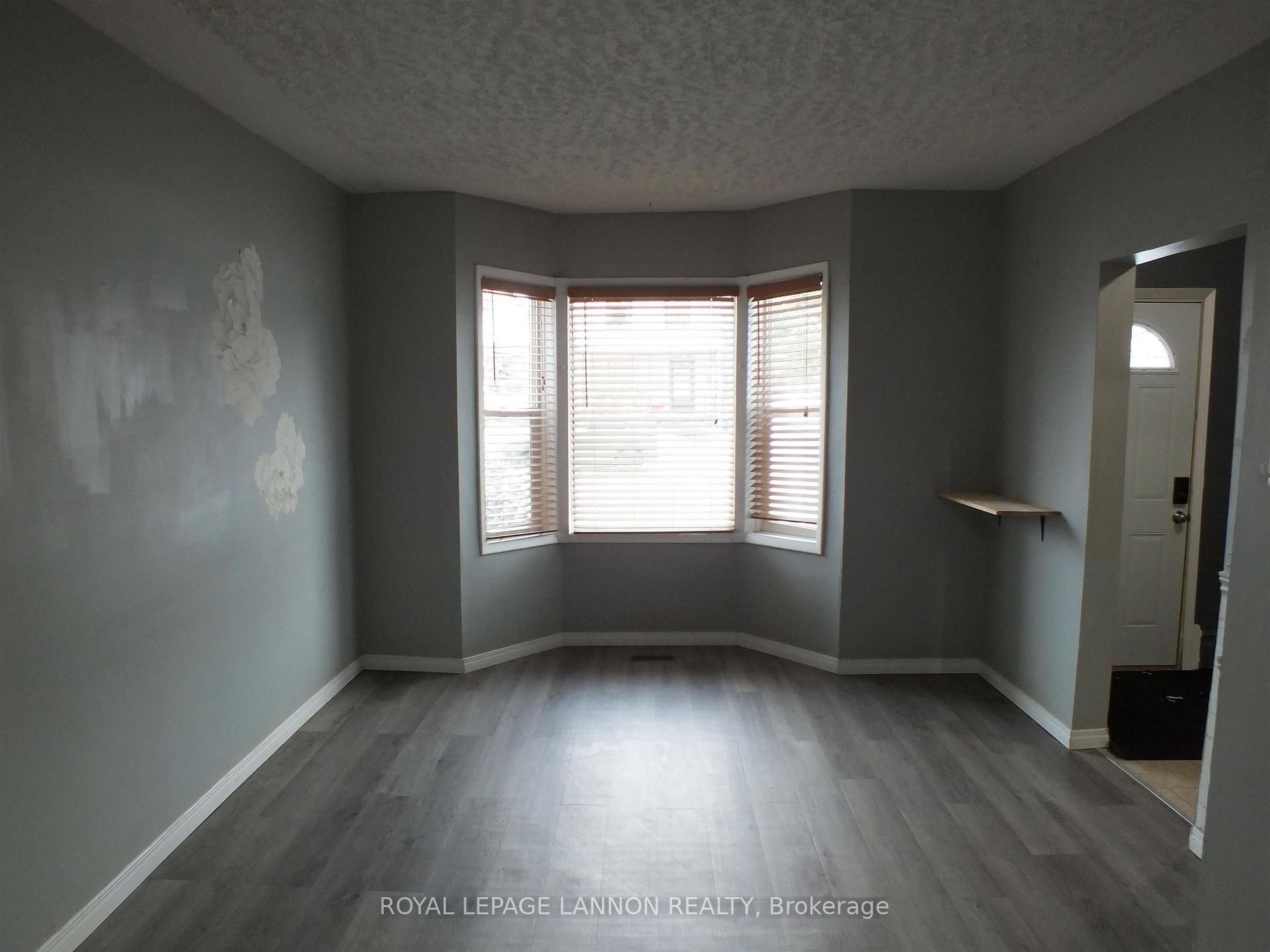 Photo 3 of 225 Balmoral Street, Thunder Bay, McKeller Park — HOMEH