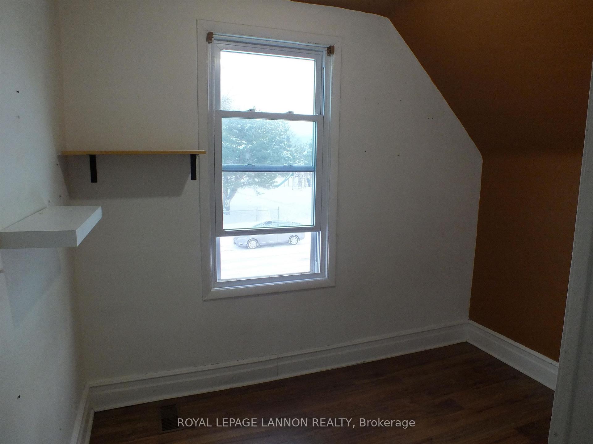 Photo 12 of 225 Balmoral Street, Thunder Bay, McKeller Park — HOMEH