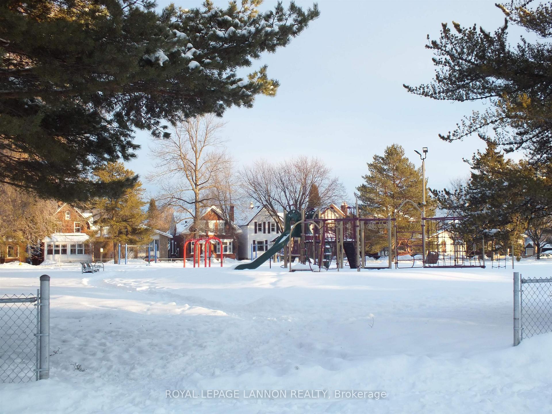 Photo 26 of 225 Balmoral Street, Thunder Bay, McKeller Park — HOMEH