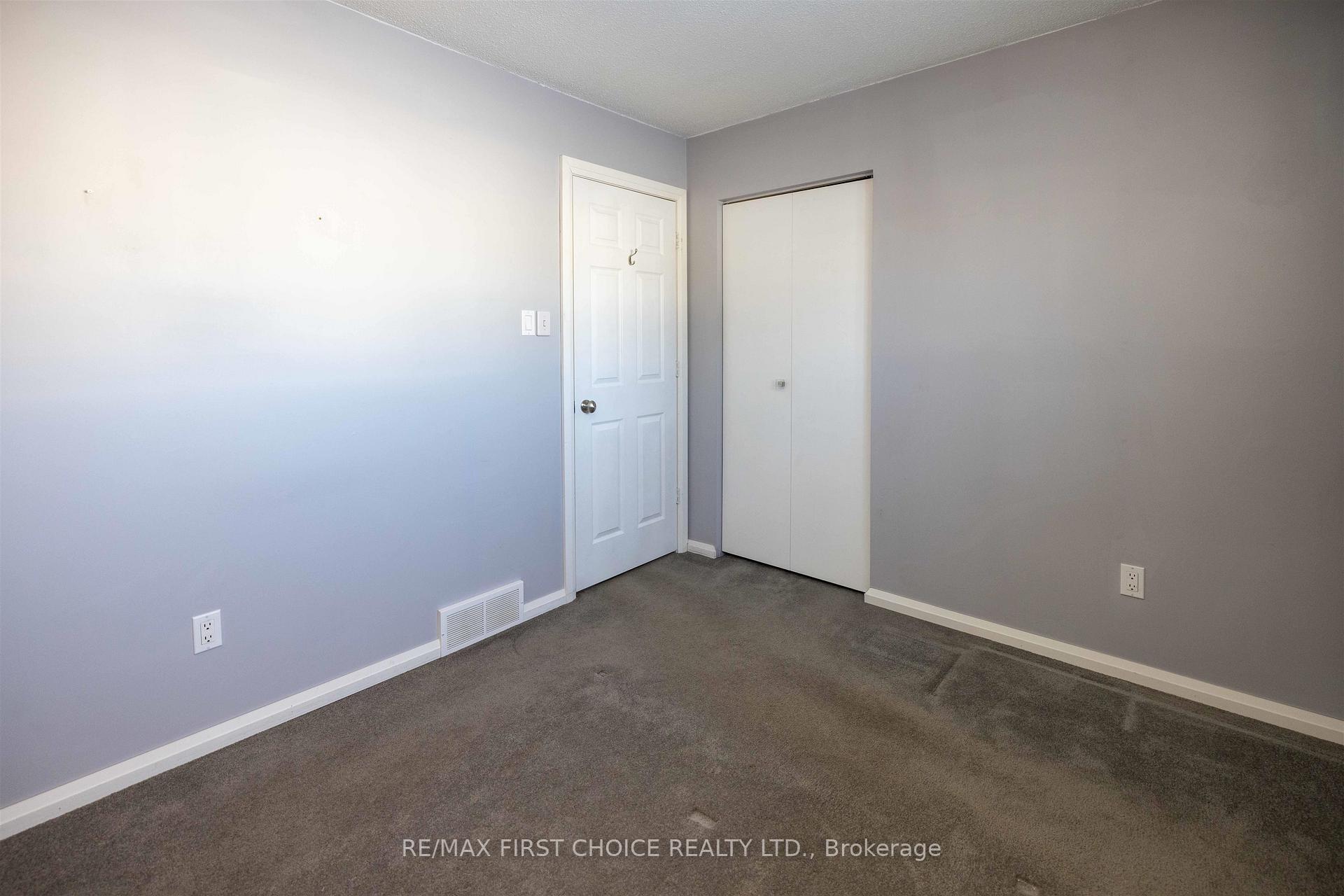 Photo 14 of 239 Dublin Avenue, Thunder Bay, John Street North — HOMEH