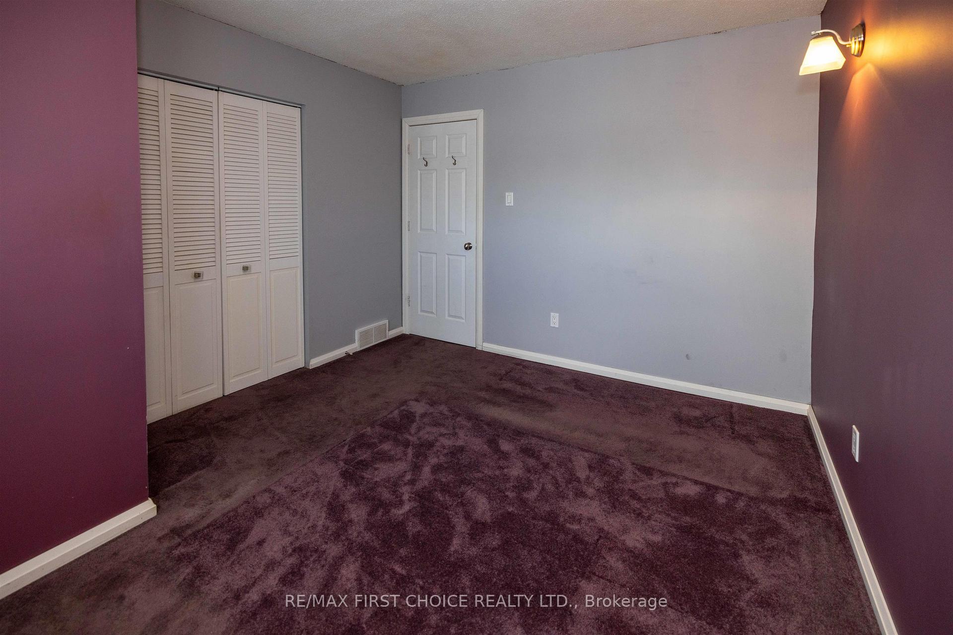 Photo 17 of 239 Dublin Avenue, Thunder Bay, John Street North — HOMEH