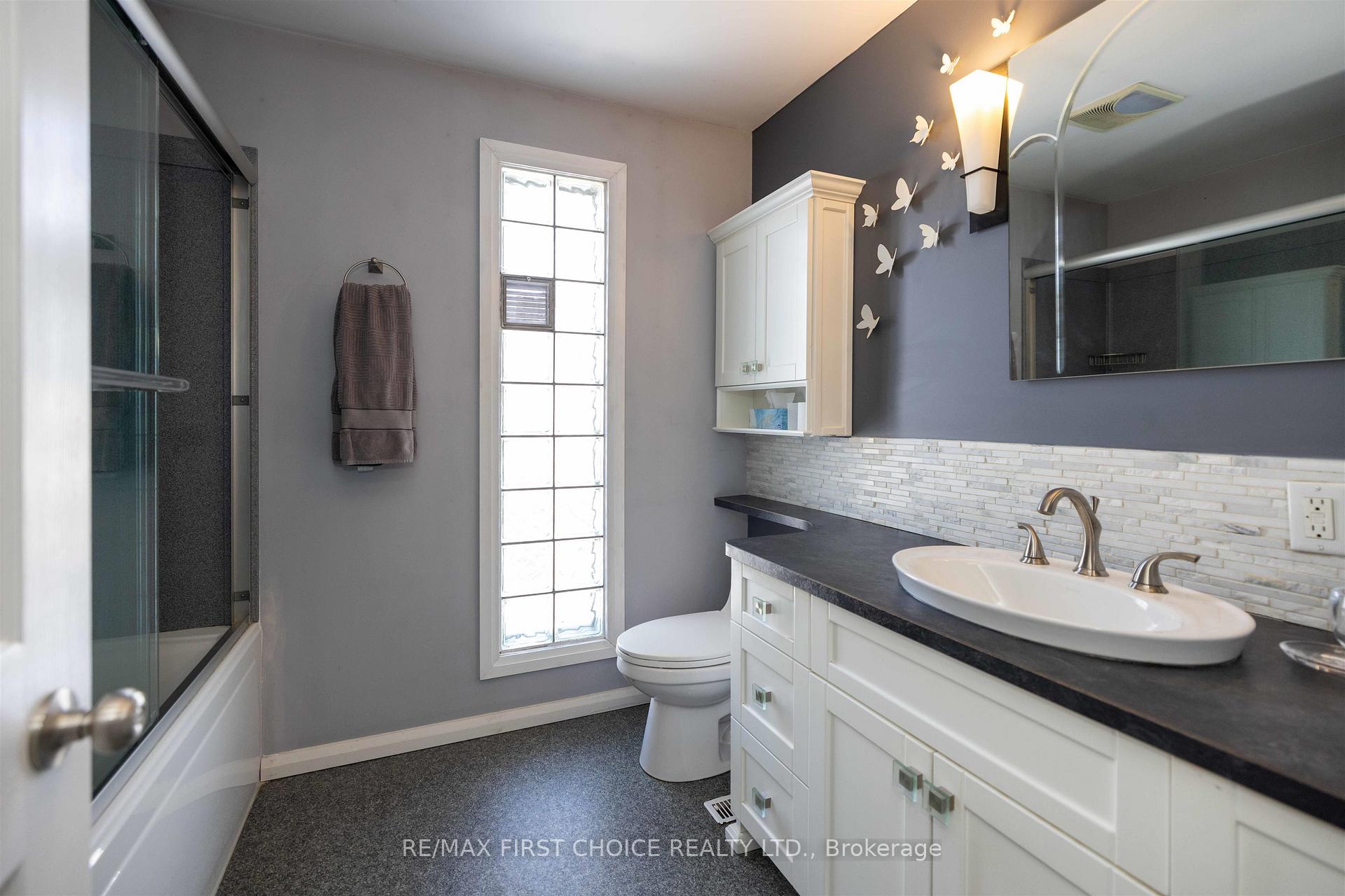 Photo 18 of 239 Dublin Avenue, Thunder Bay, John Street North — HOMEH
