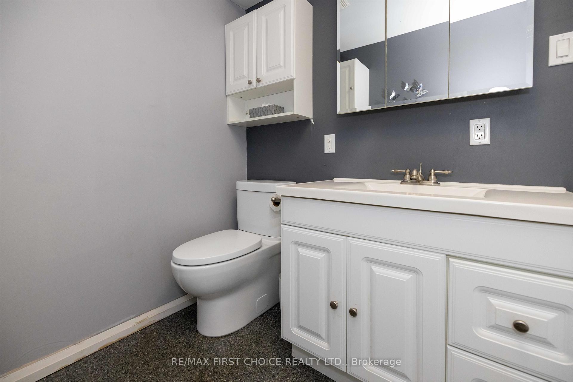 Photo 23 of 239 Dublin Avenue, Thunder Bay, John Street North — HOMEH