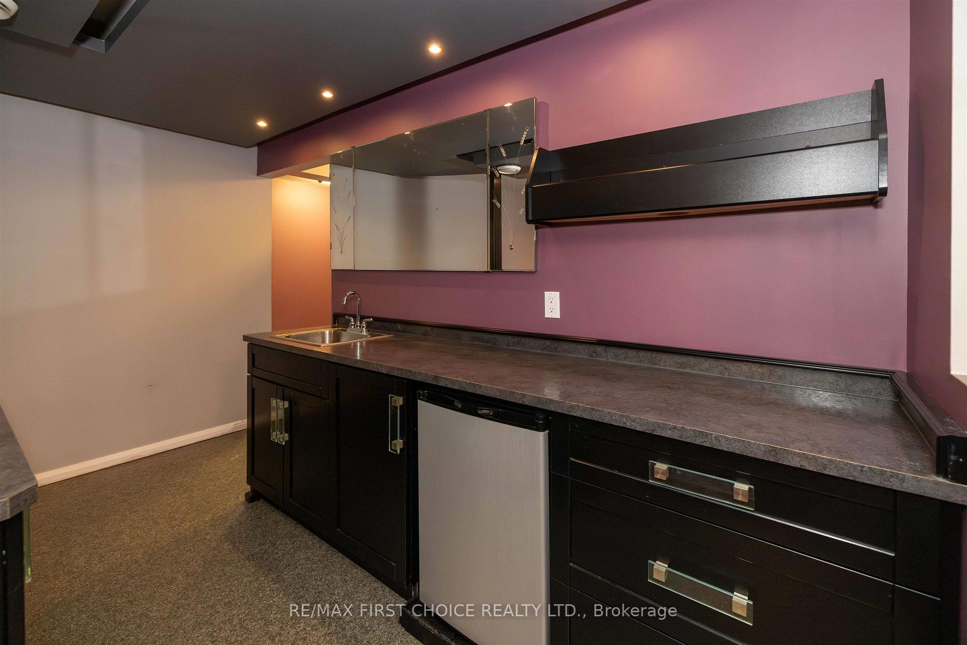 Photo 28 of 239 Dublin Avenue, Thunder Bay, John Street North — HOMEH