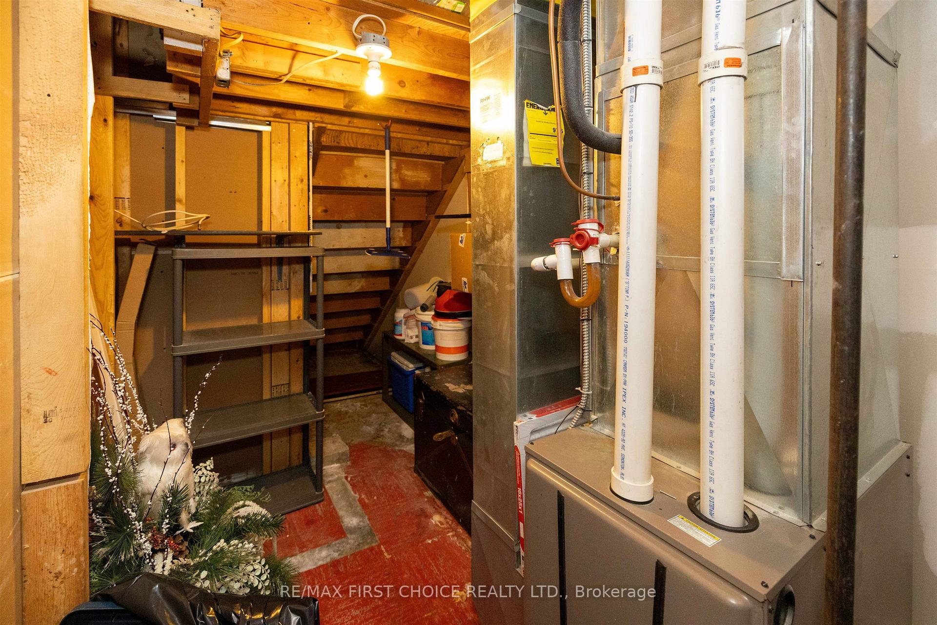 Photo 33 of 239 Dublin Avenue, Thunder Bay, John Street North — HOMEH
