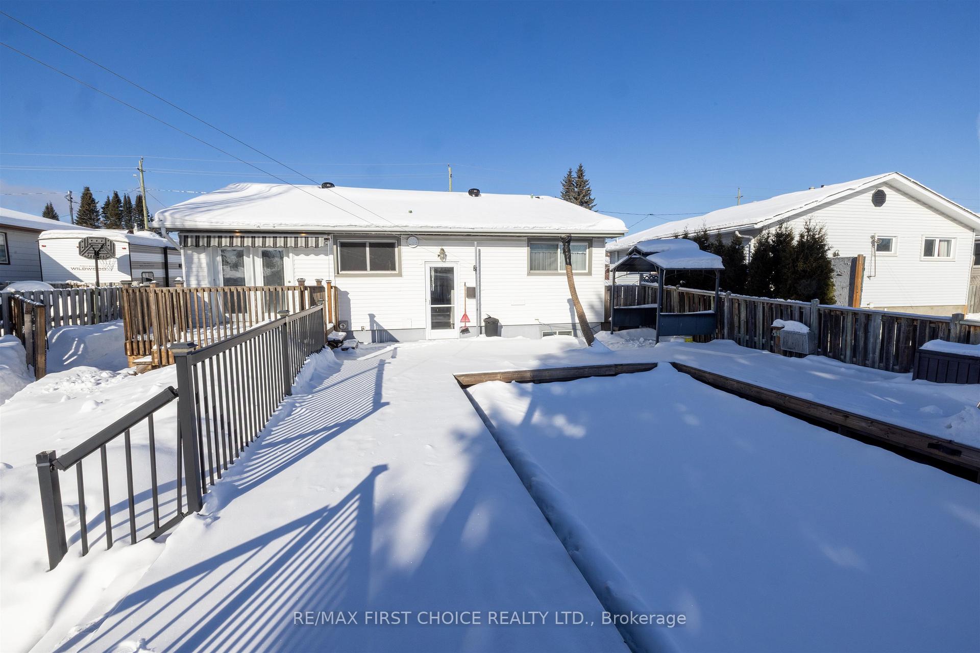 Photo 36 of 239 Dublin Avenue, Thunder Bay, John Street North — HOMEH