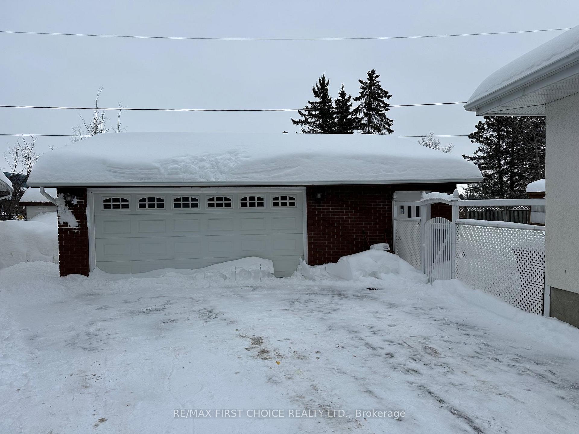 Photo 2 of 432 Amethyst Crescent, Thunder Bay, Northwood Park — HOMEH