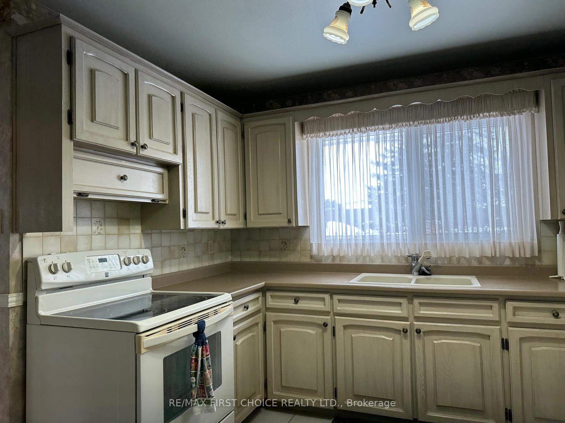 Photo 8 of 432 Amethyst Crescent, Thunder Bay, Northwood Park — HOMEH