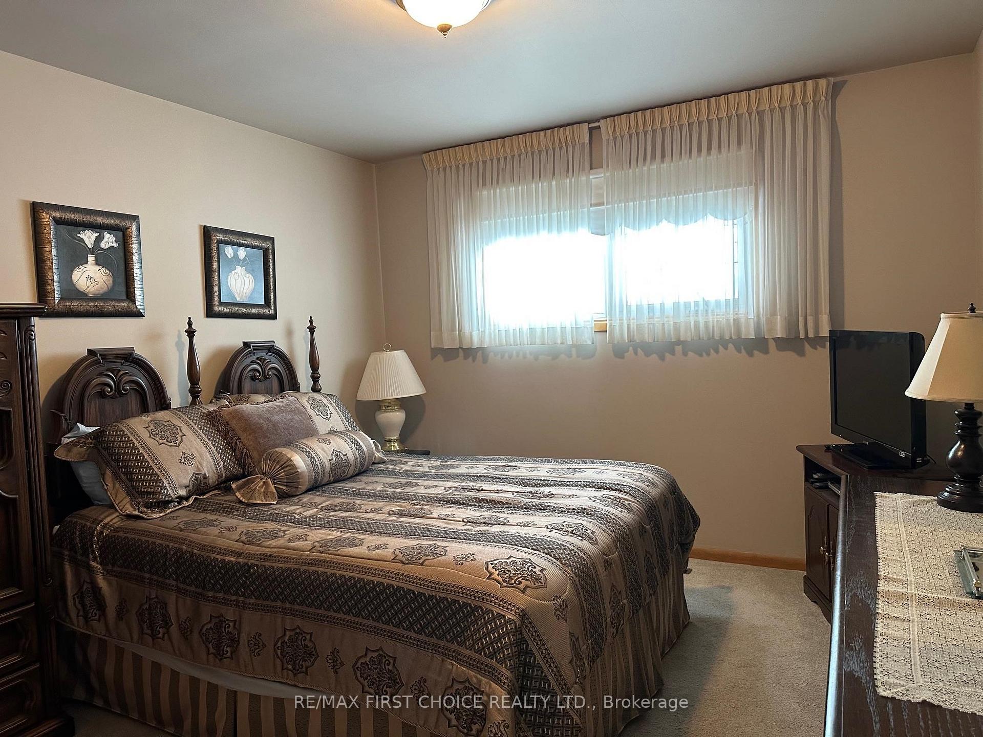 Photo 12 of 432 Amethyst Crescent, Thunder Bay, Northwood Park — HOMEH